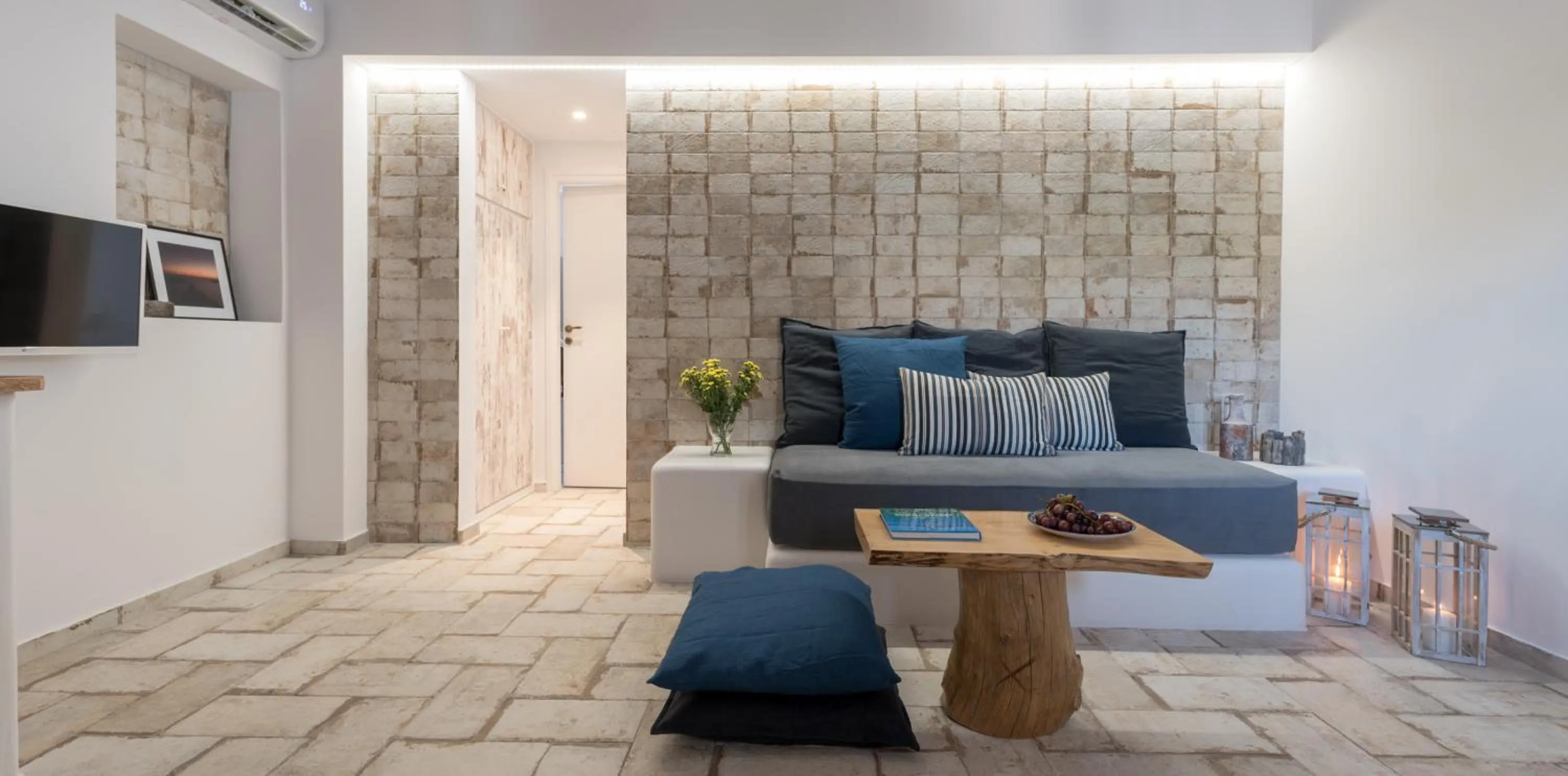 Living room in Elia Residences Santorini