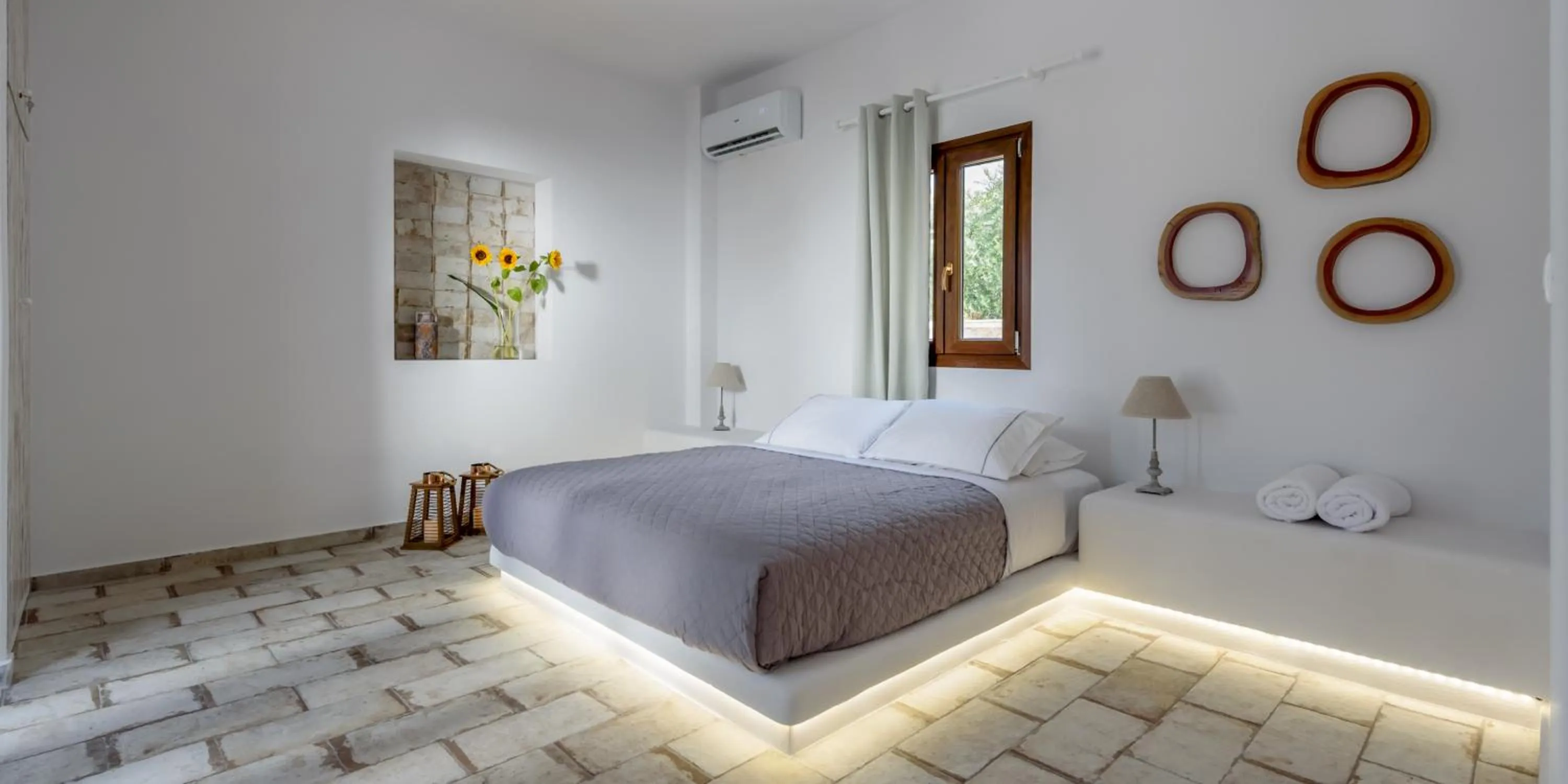 Bed in Elia Residences Santorini