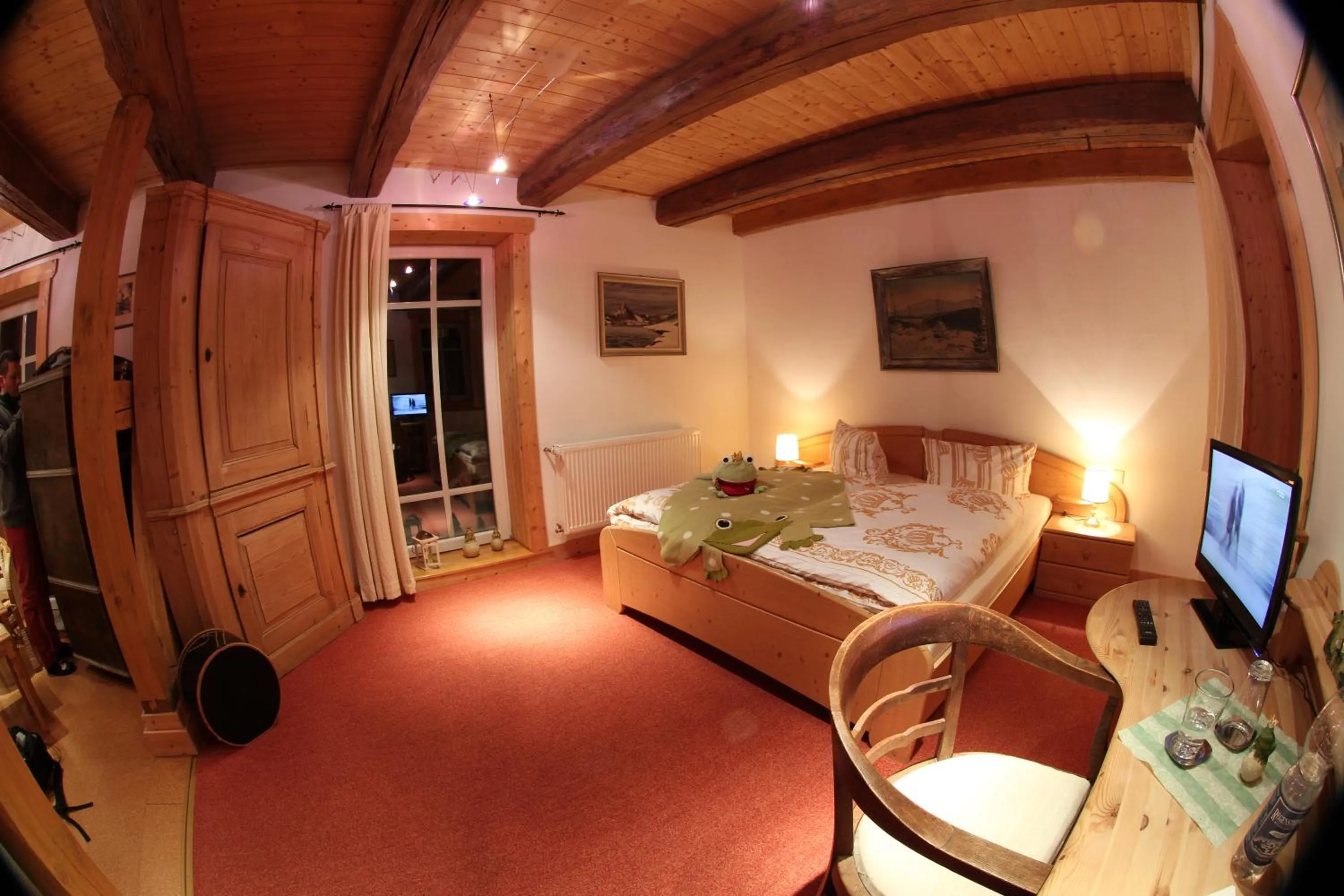 Photo of the whole room, Bed in Pension Picco-Bello