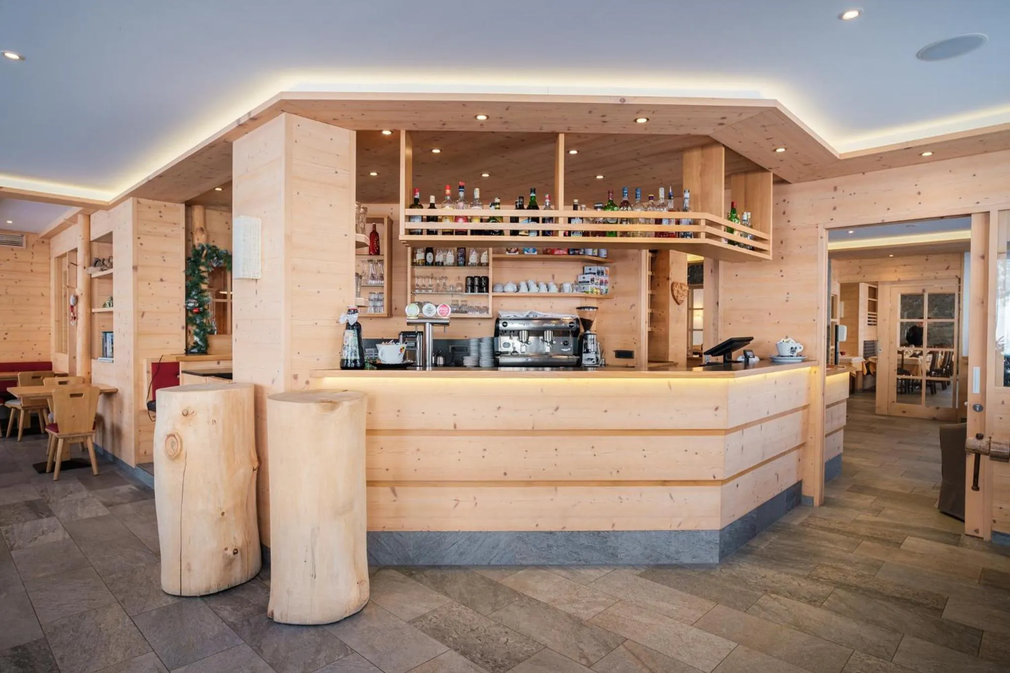 Lounge or bar in Hotel Piccola Baita