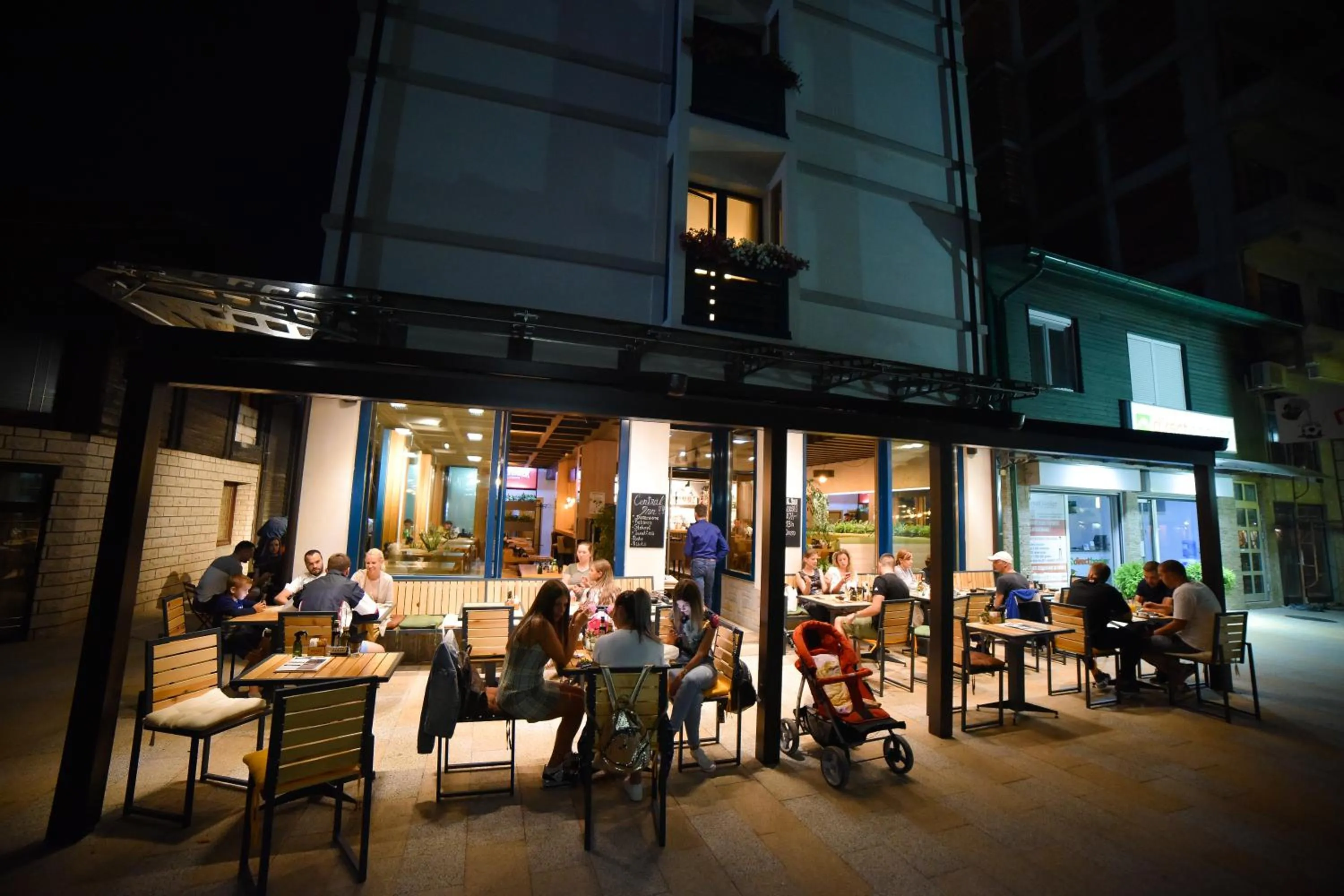 Patio in Central Inn