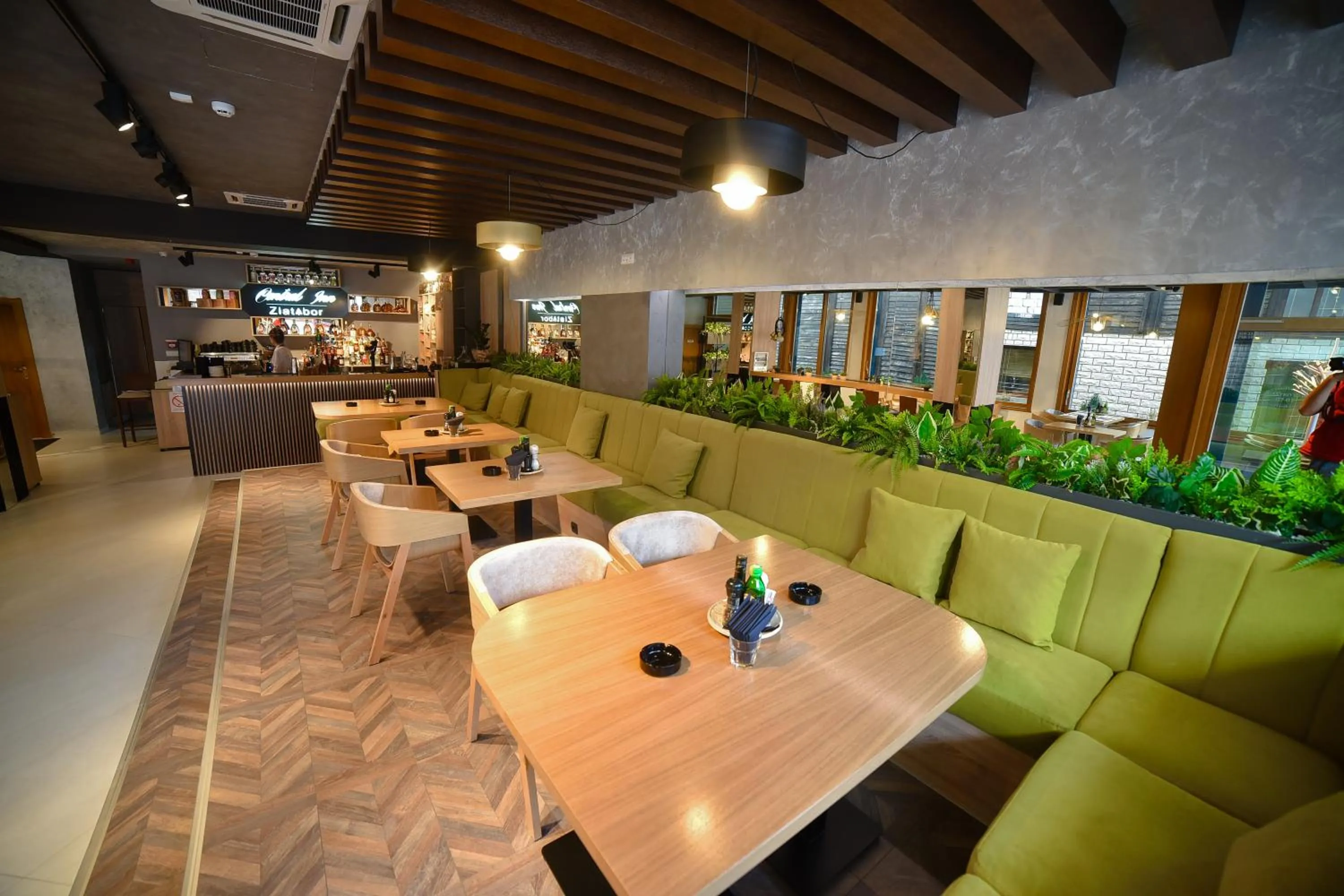 Restaurant/places to eat in Central Inn