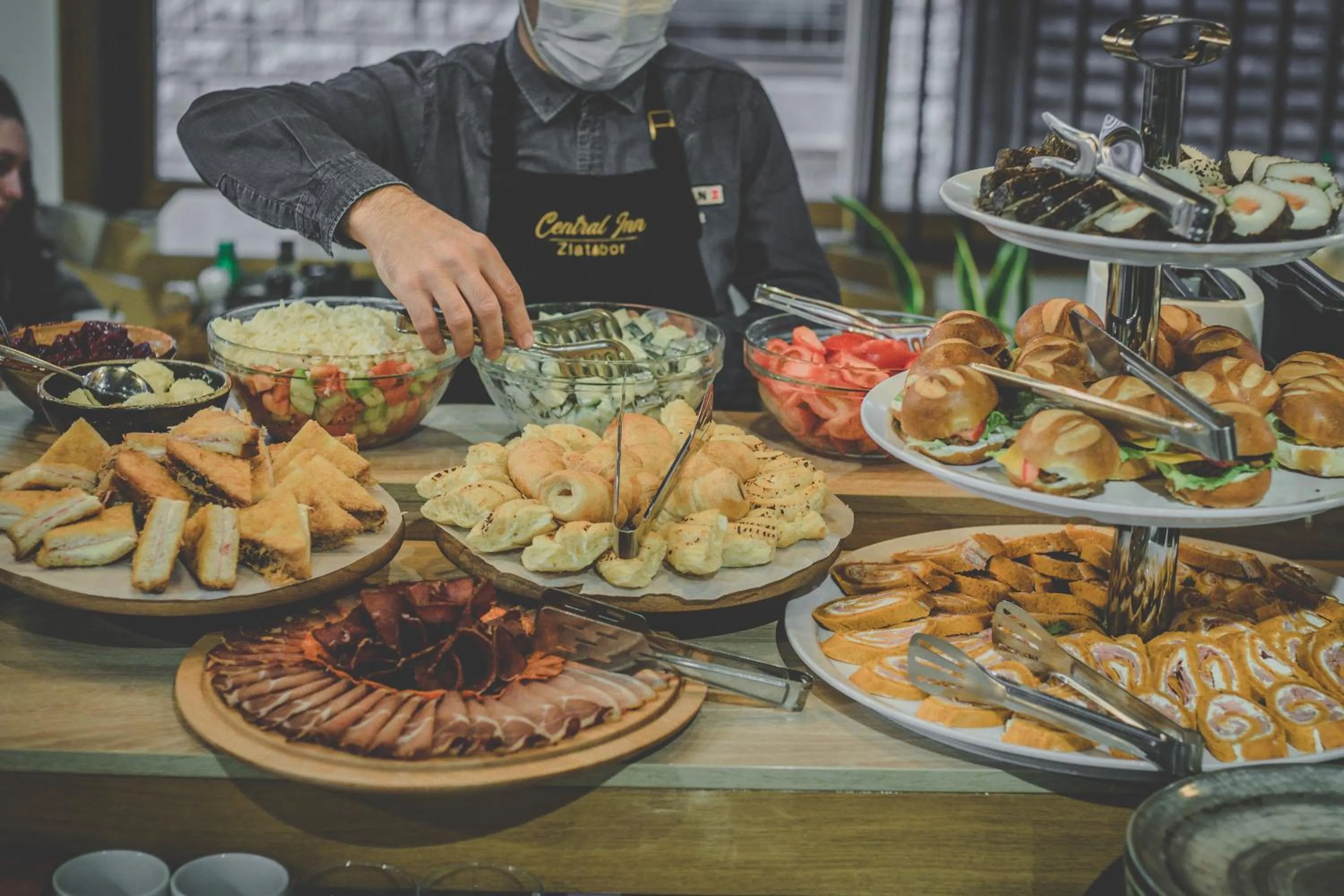 Restaurant/places to eat in Central Inn