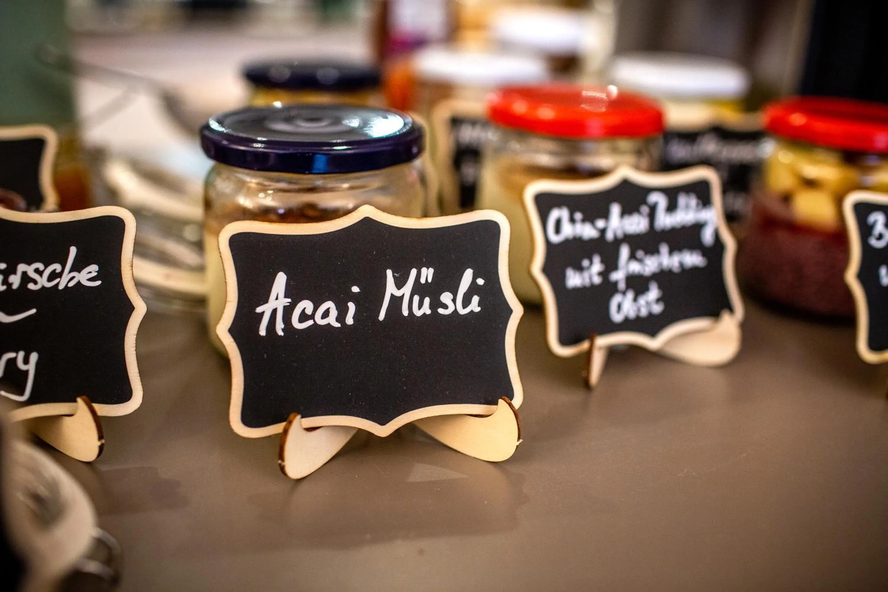 Breakfast in THE FLAG Oskar M.