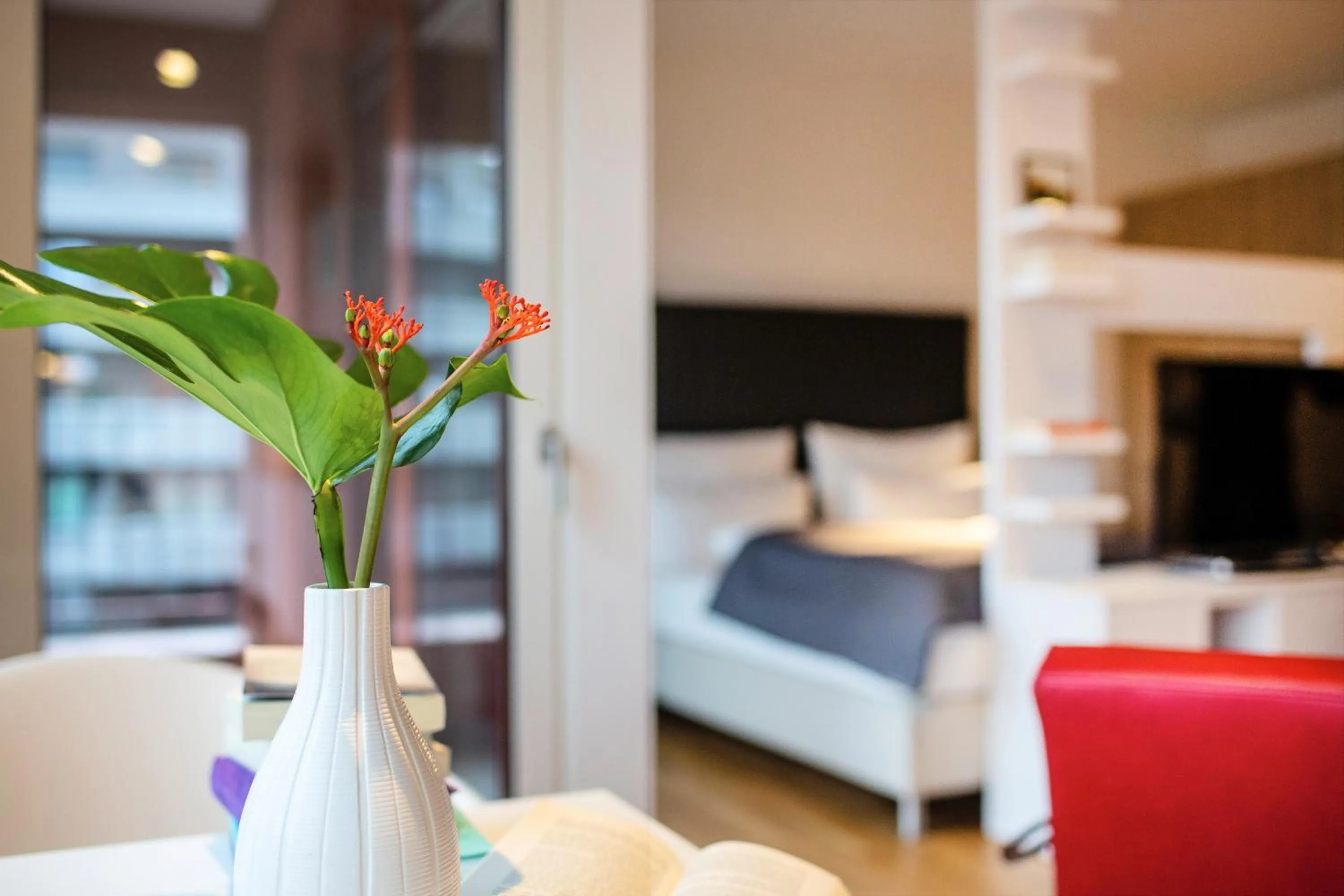 Photo of the whole room, Bed in THE FLAG Oskar M.