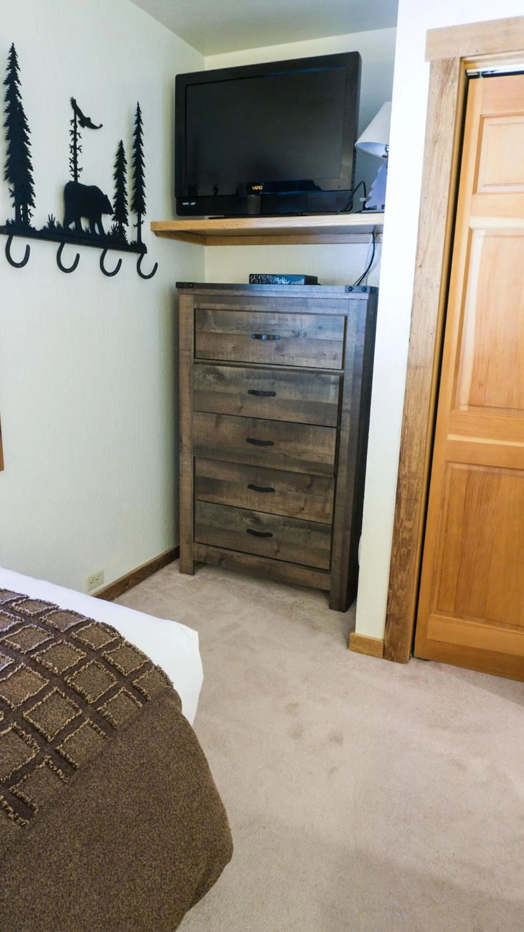 Bed in Ski Trails 4042