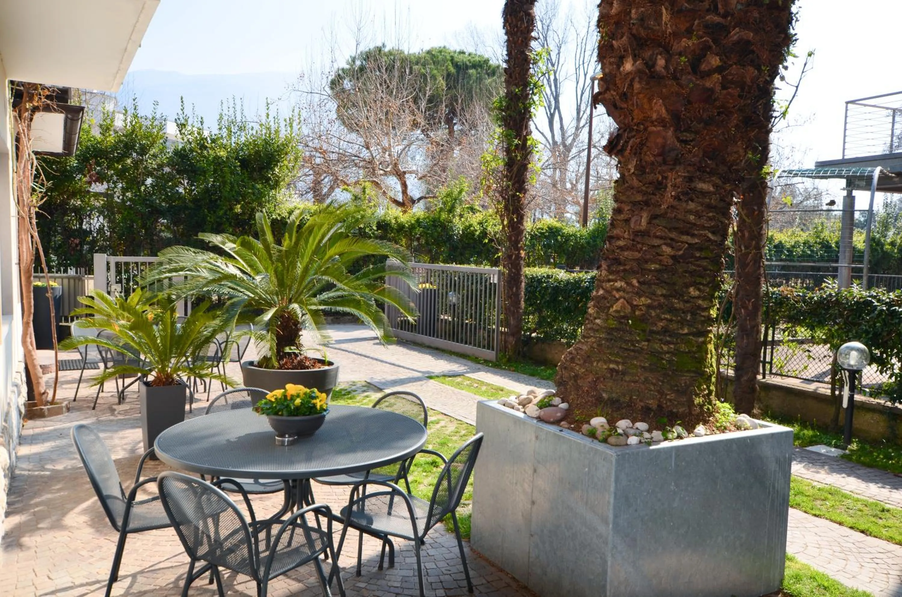 Garden in Villa Phoenix - Lake Apartments