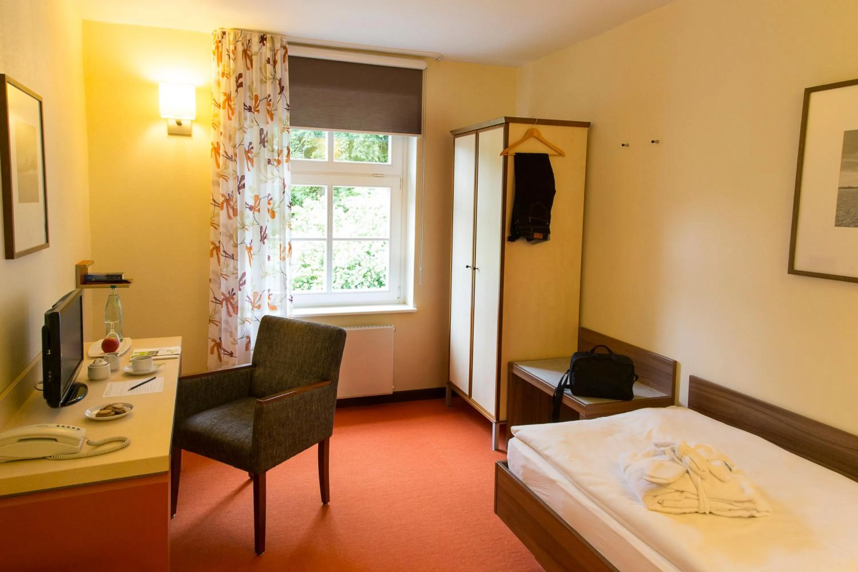 Bed in Hotel Ostseeländer