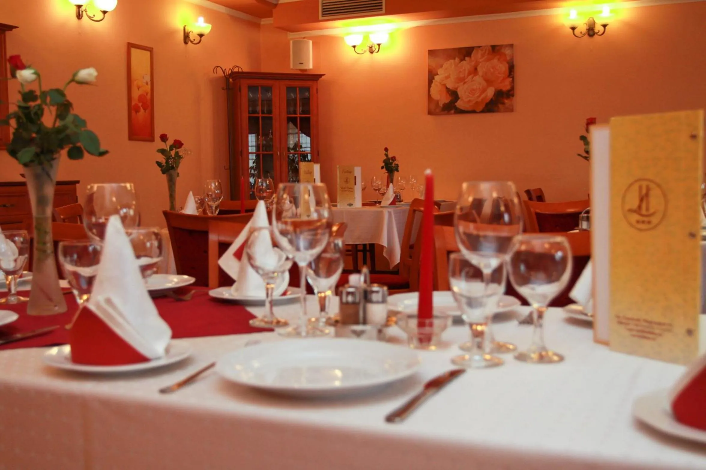 Restaurant/places to eat in Hotel Lukács Superior