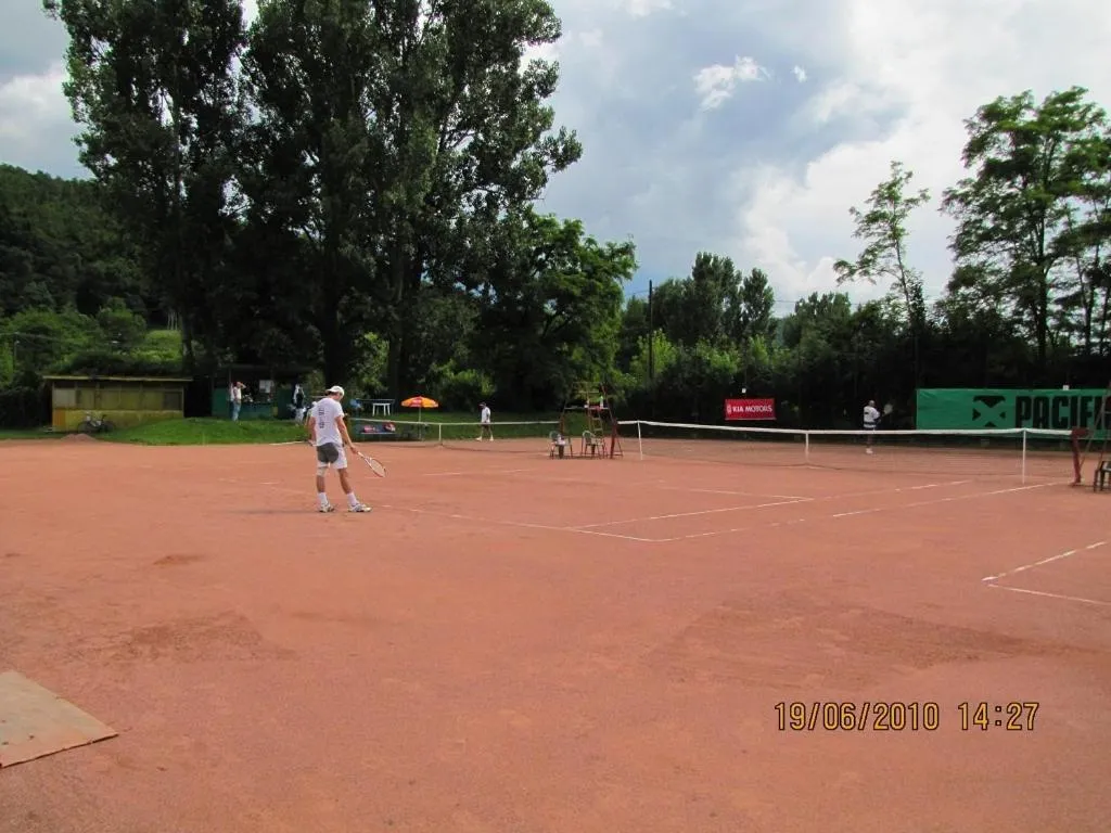 Tennis court in Hotel Lukács Superior