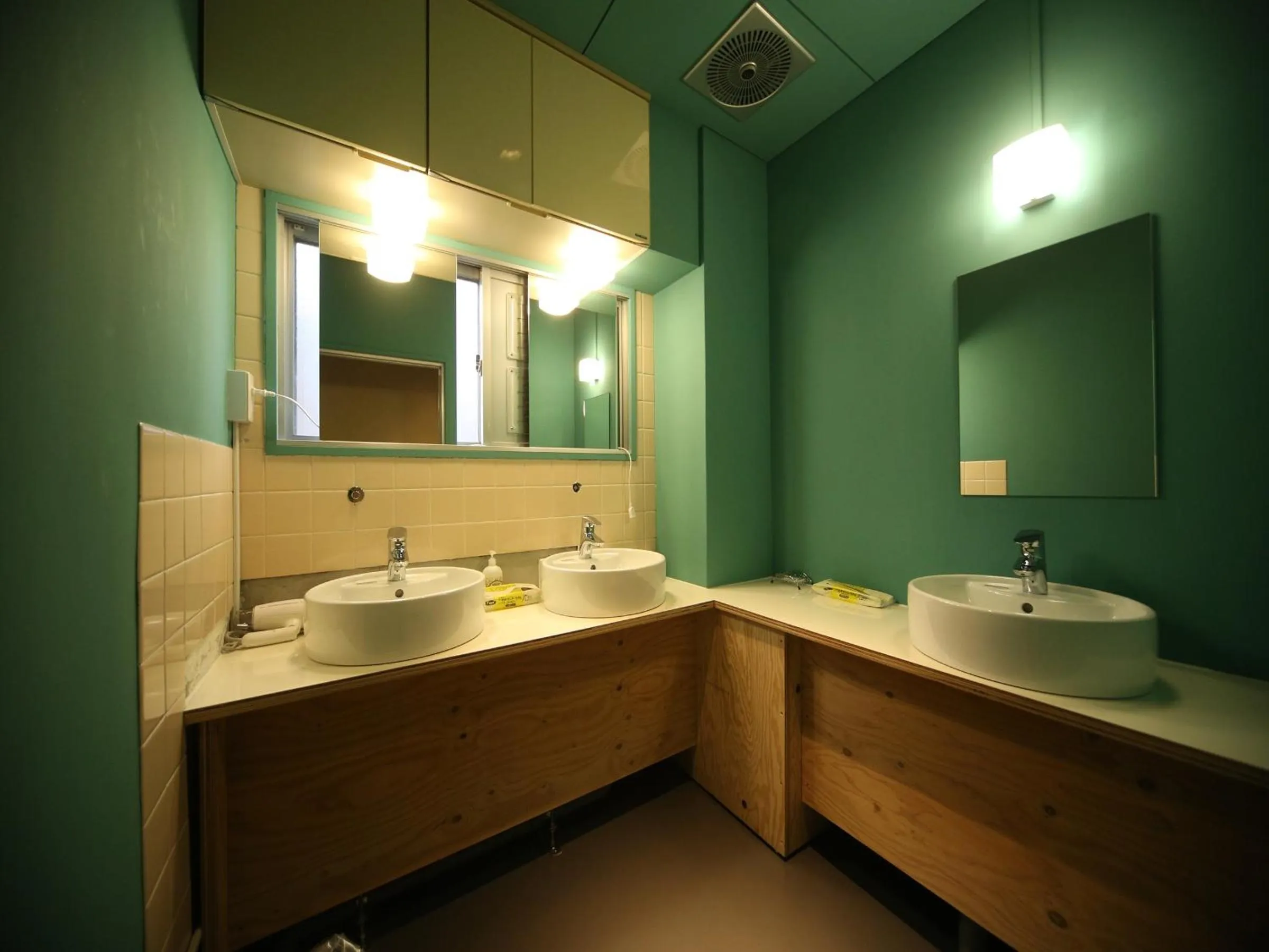 Area and facilities in TRAVEL&BOOK HOTEL HULATONCABIN TAKAMATSU