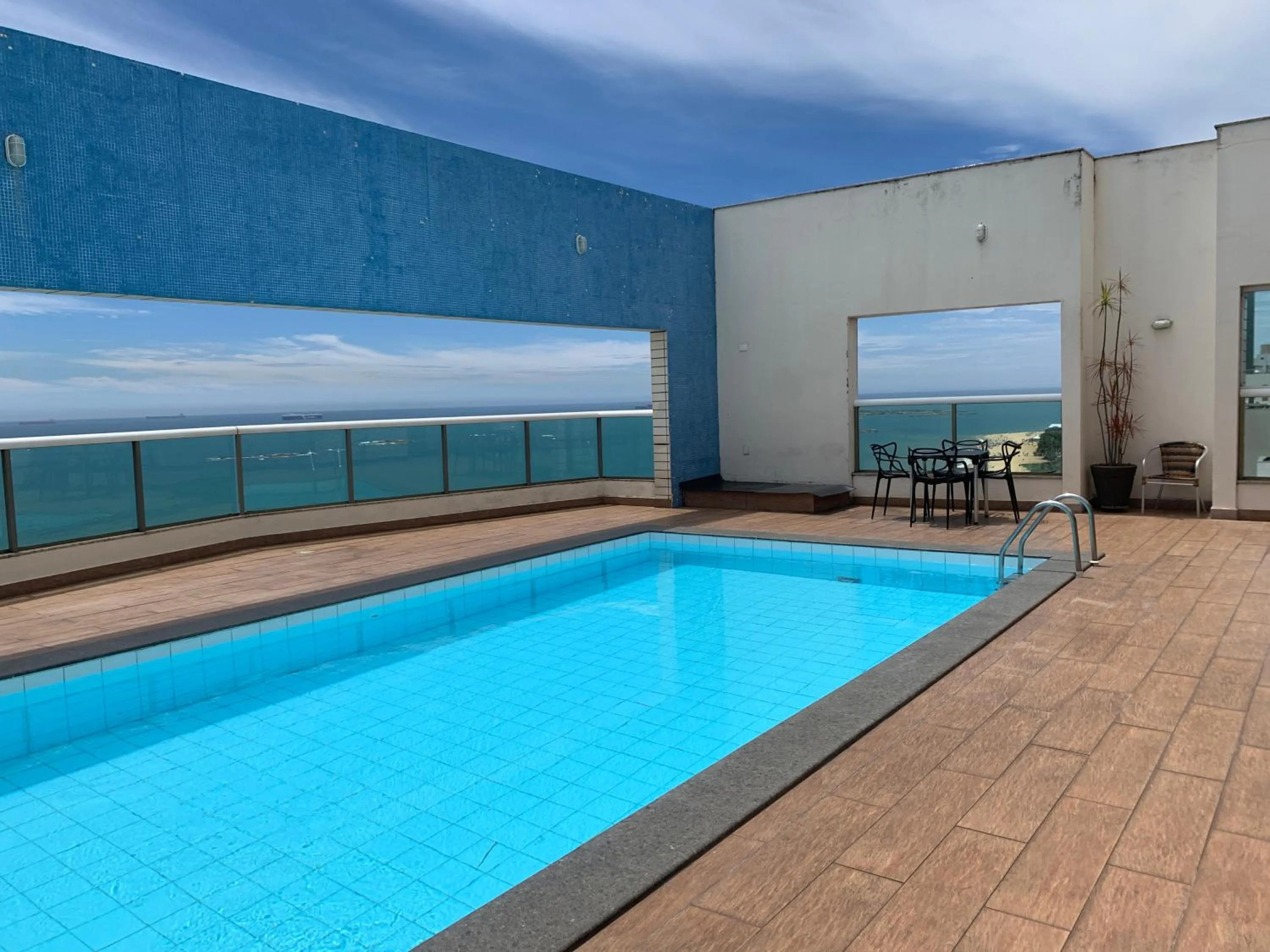 Pool view in Ocean Flat Premium com vista para o mar