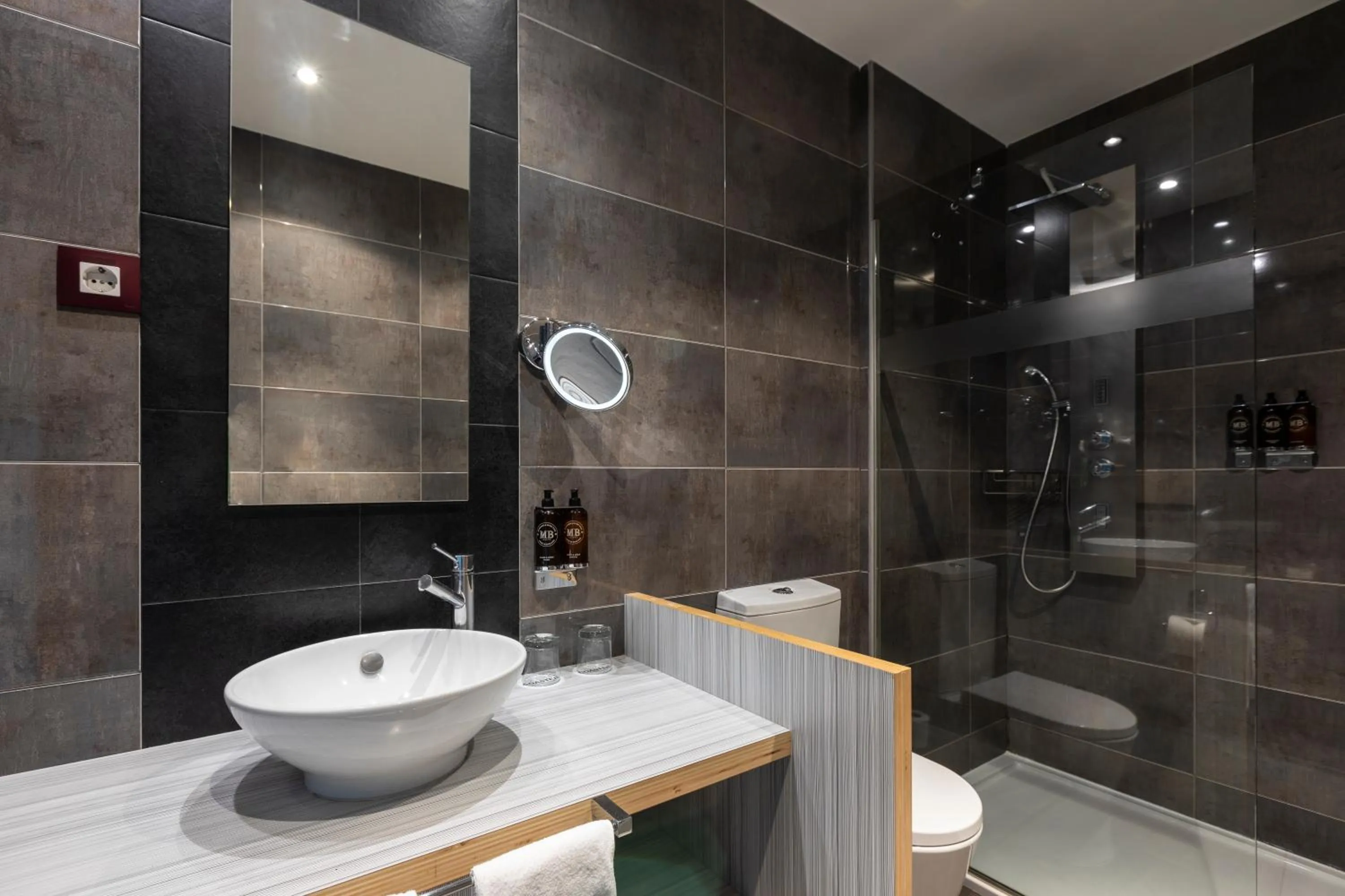 Bathroom in Petit Palace Santa Bárbara