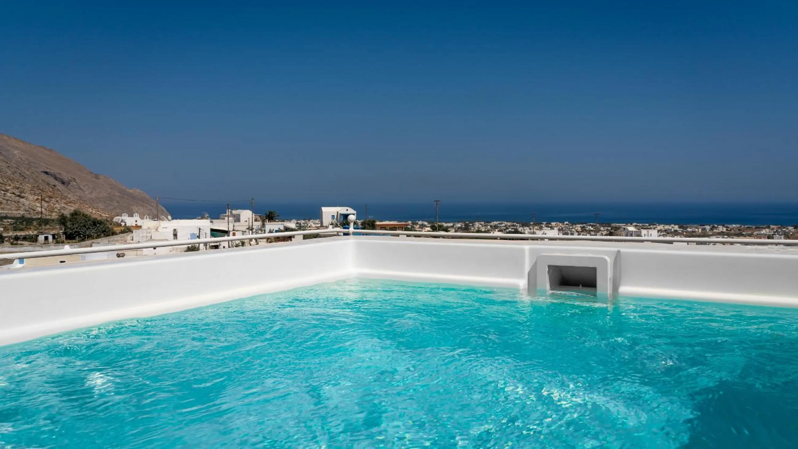 Hot Tub in Nalas Suites