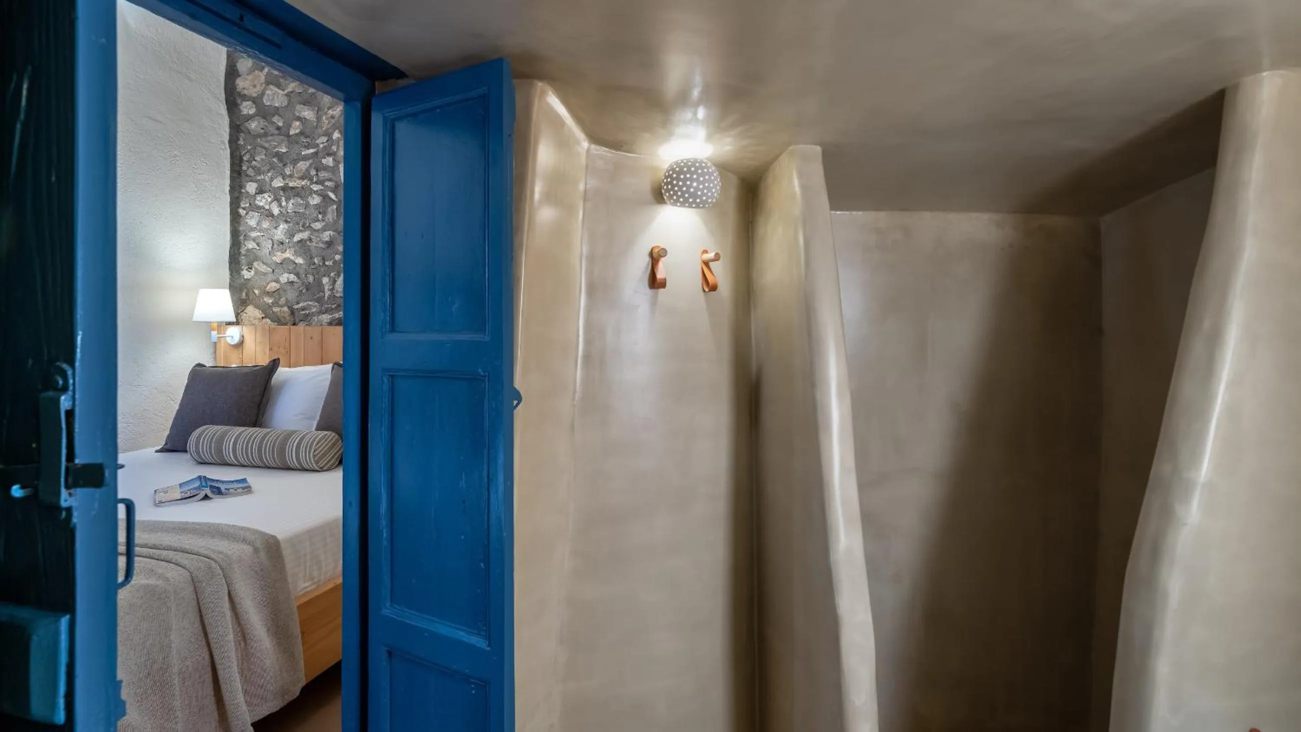 Bathroom, Bed in Nalas Suites