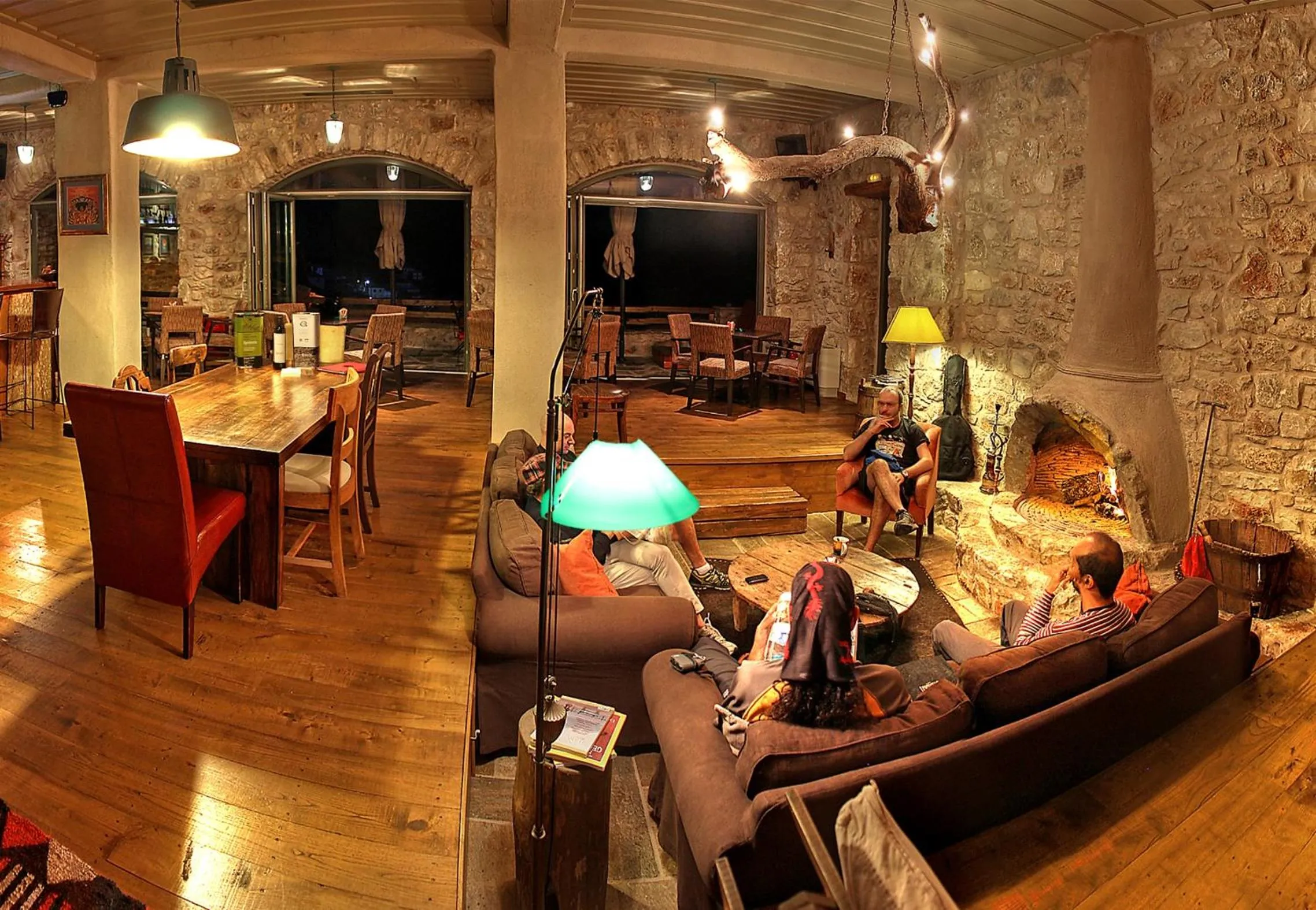 Restaurant/places to eat in Pritanio