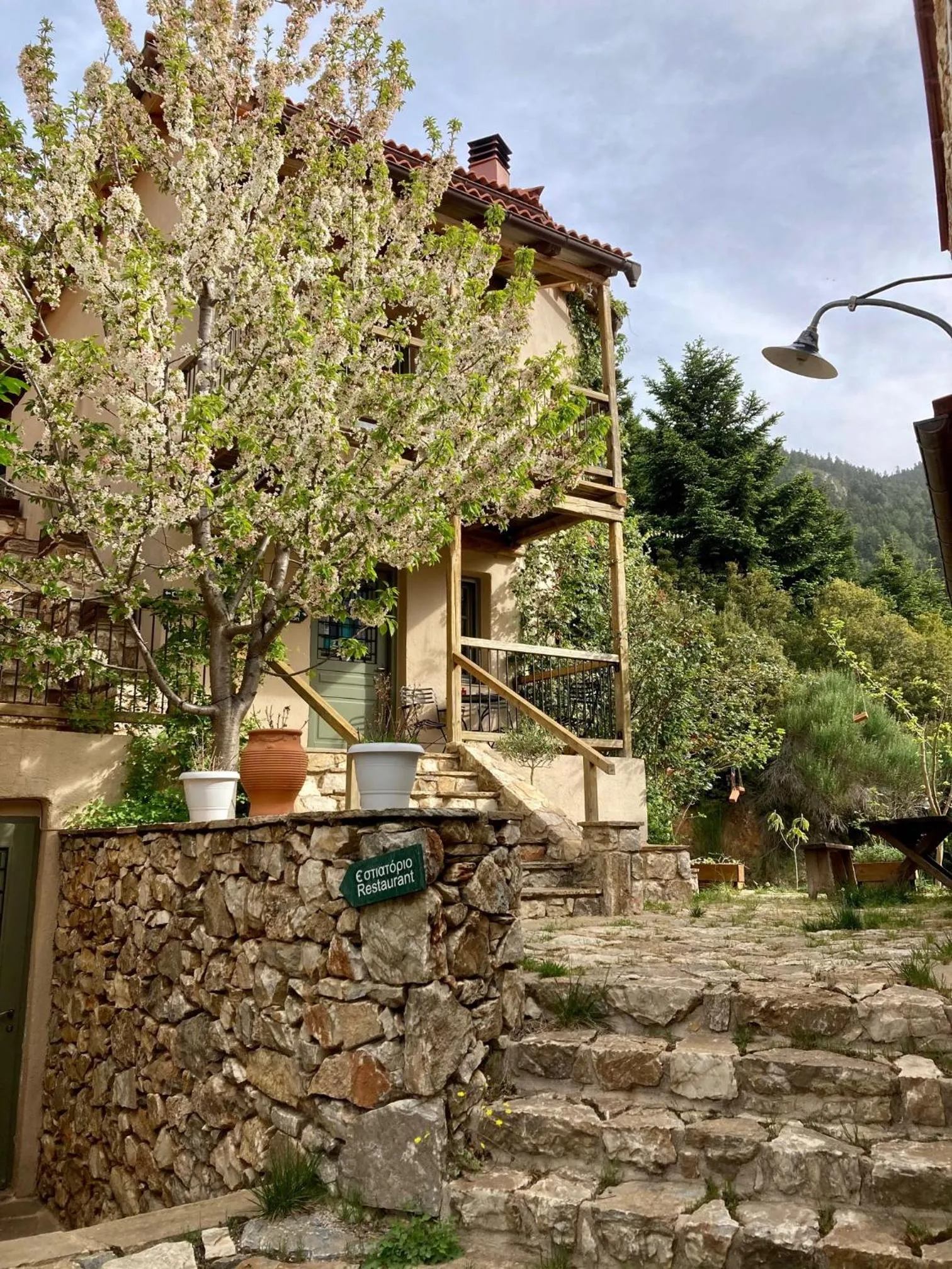 Property building in Pritanio