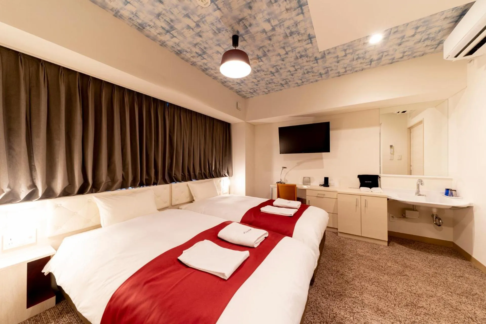 Photo of the whole room, Bed in Hotel Rosso Karuizawa