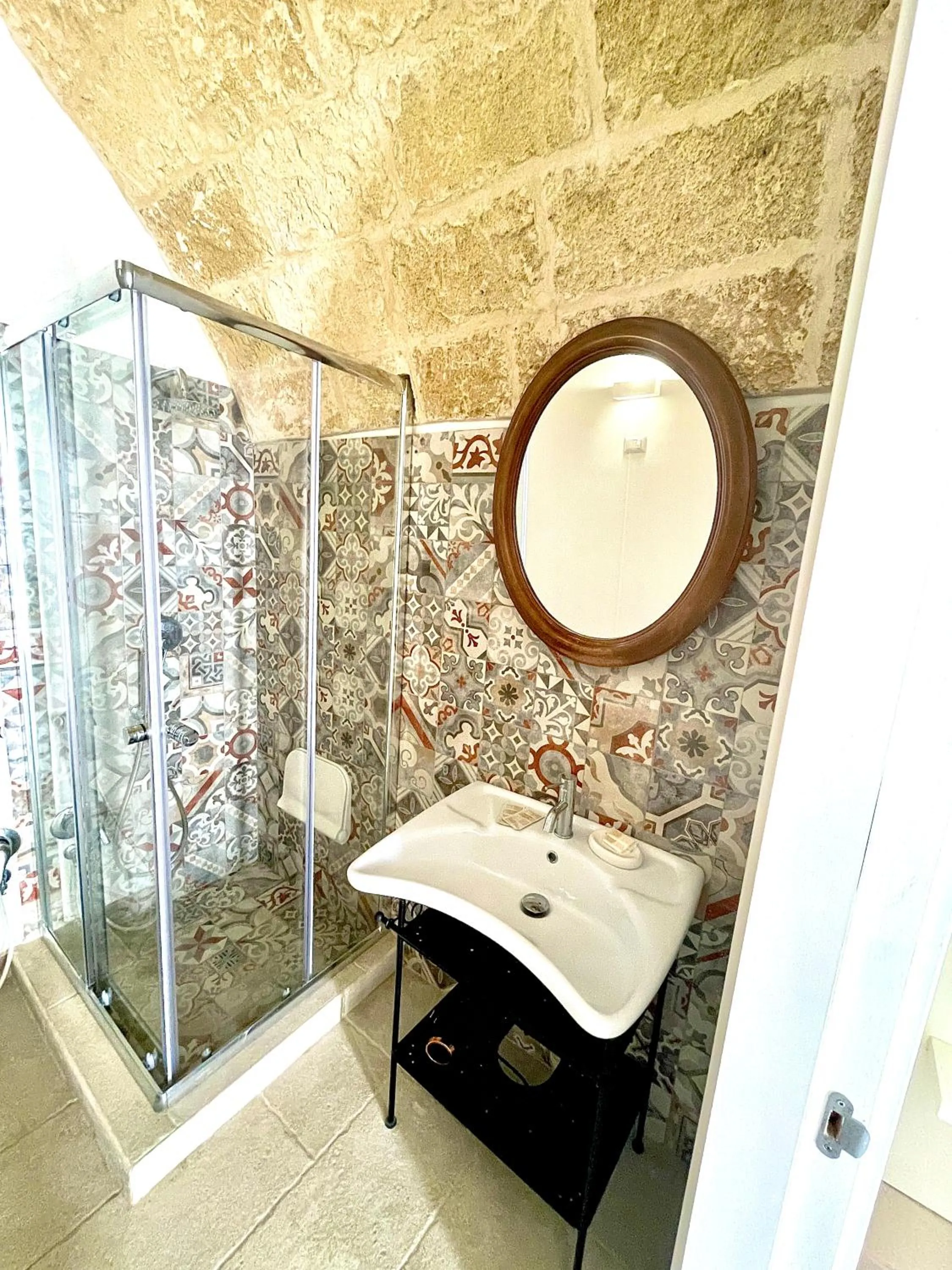 Shower in Corte Scarcia