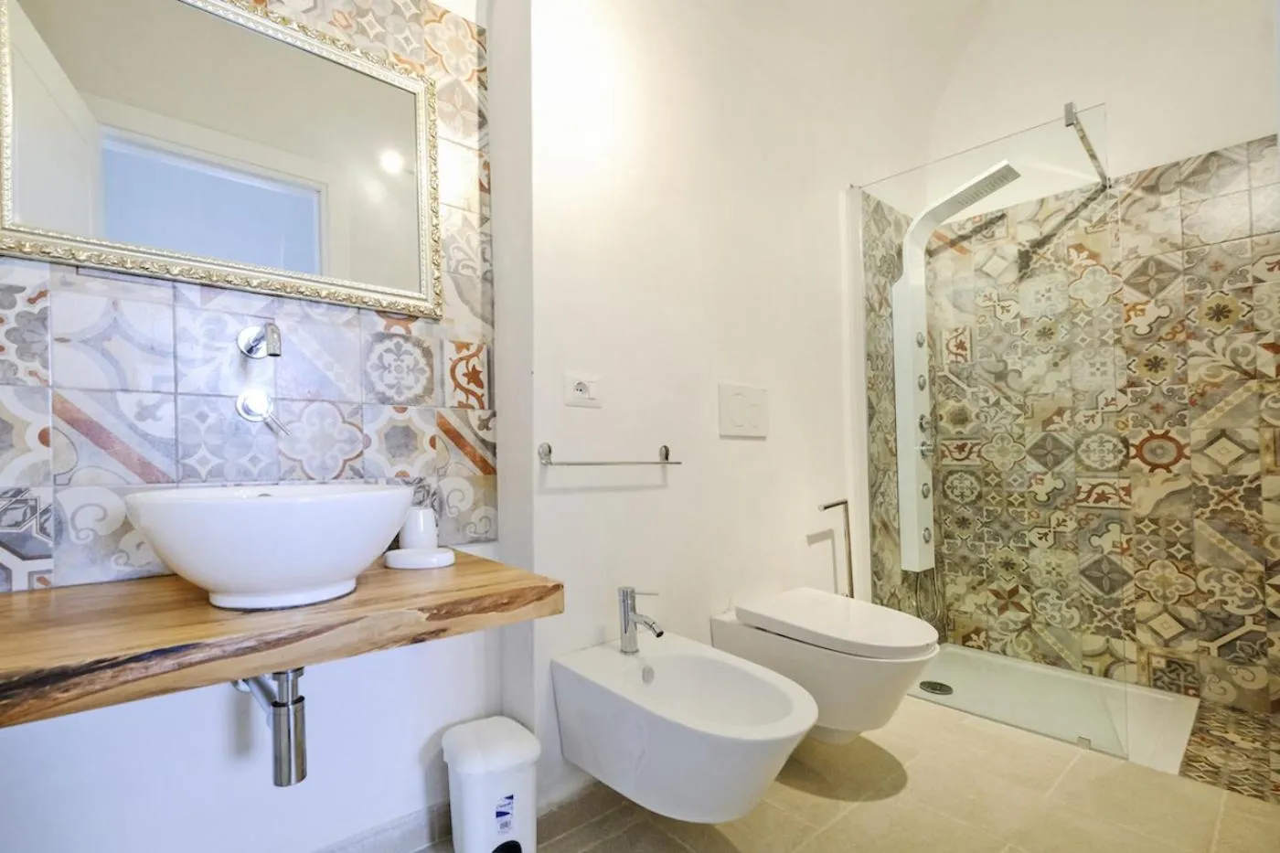 Shower in Corte Scarcia