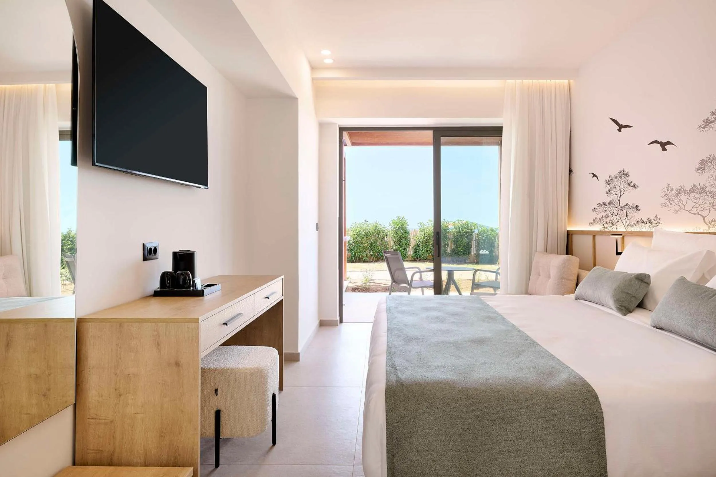 Bedroom, Bed in Iberostar Waves Creta Panorama & Mare