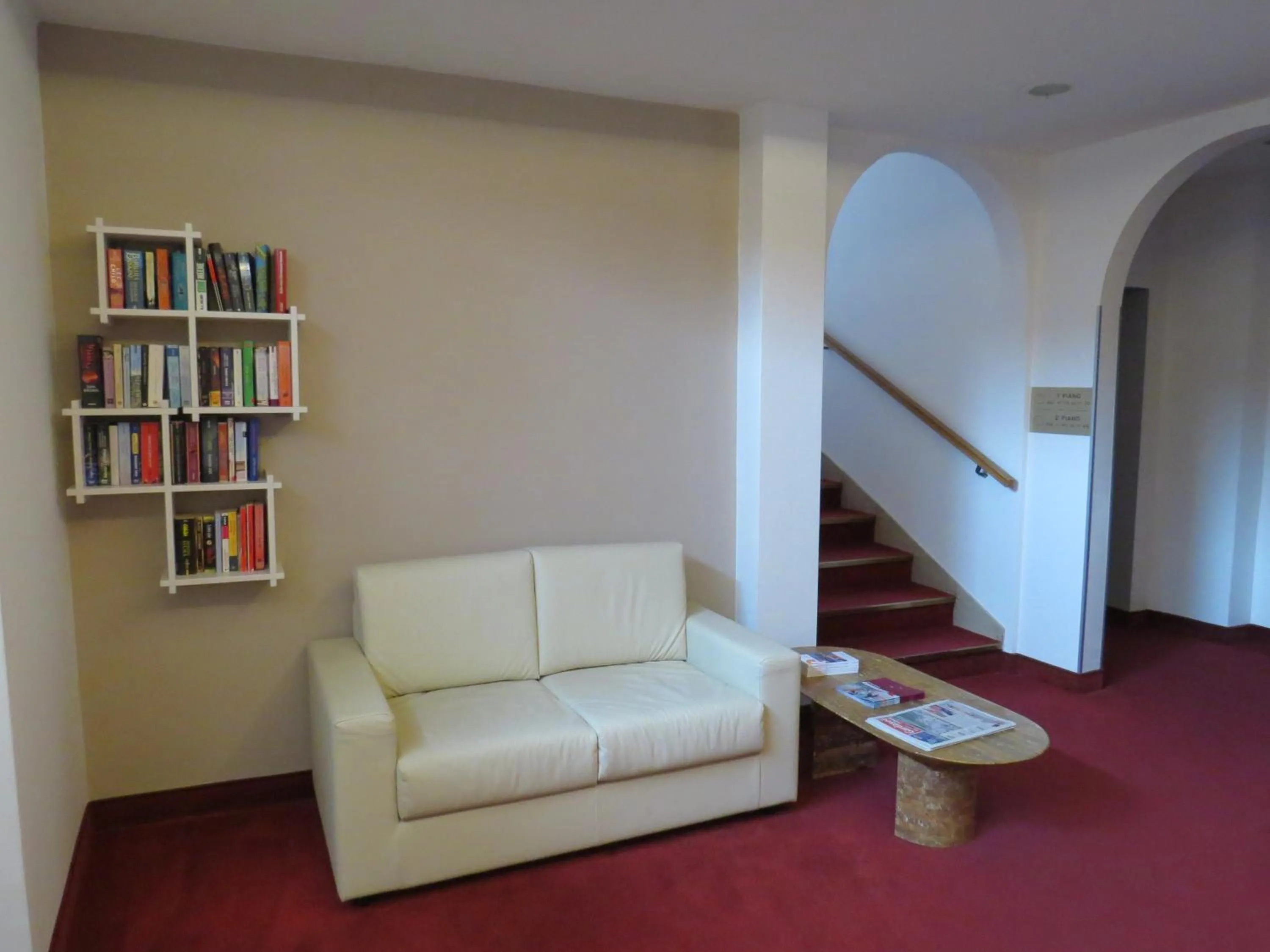 Library in Hotel Villa Claudia