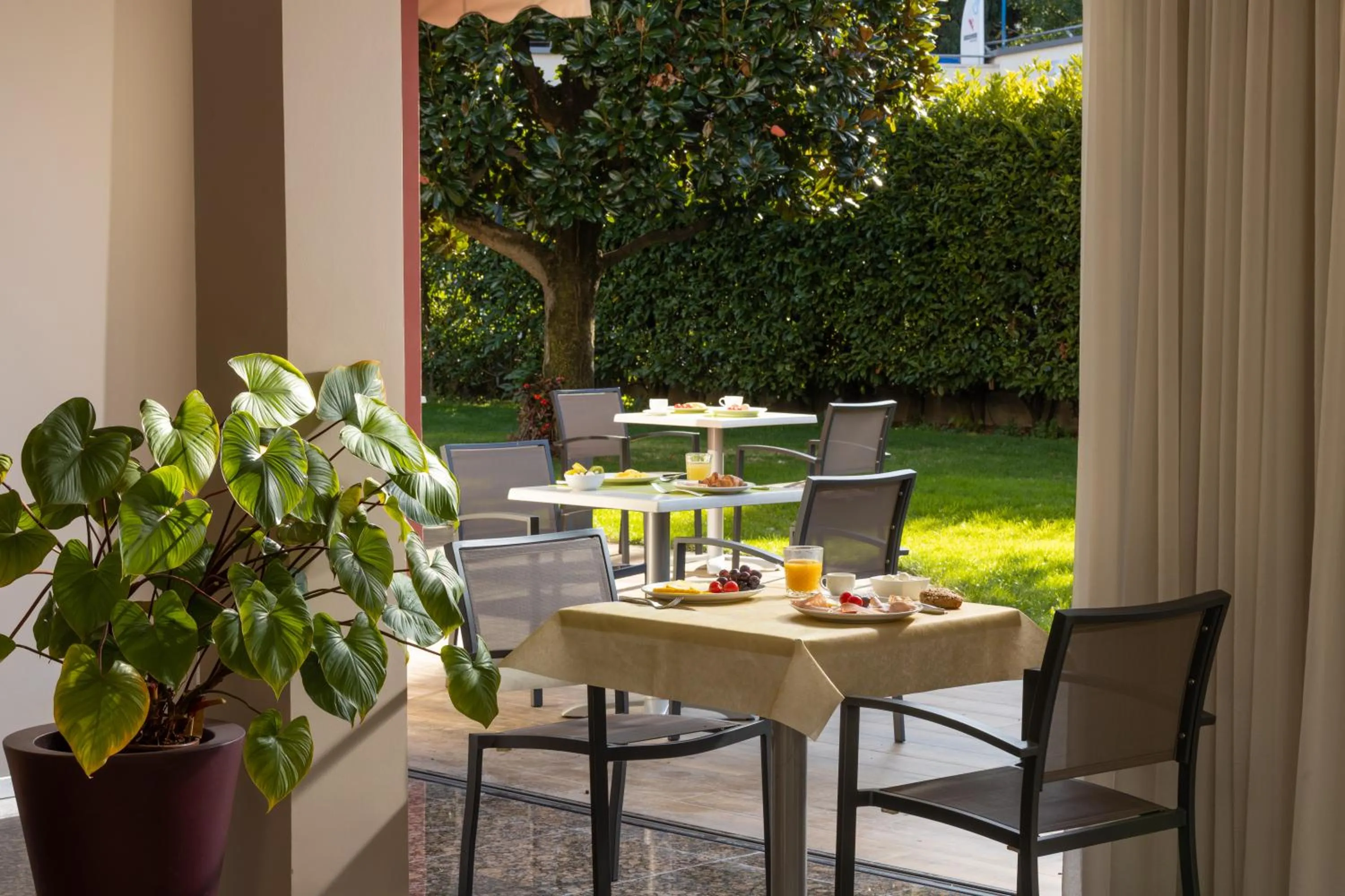 Breakfast in Hotel Villa Claudia