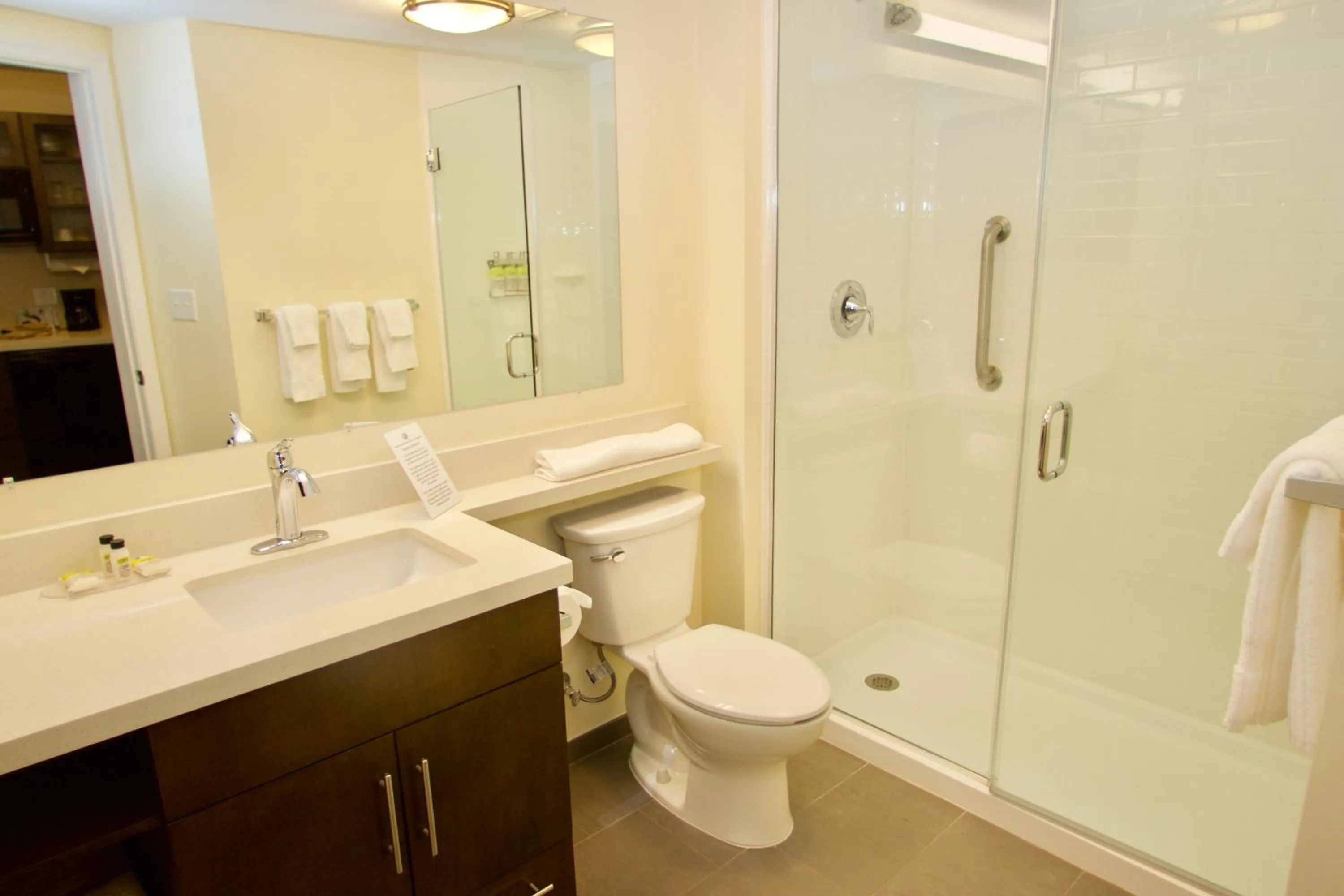 Bathroom in Candlewood Suites - Dumfries - Quantico by IHG