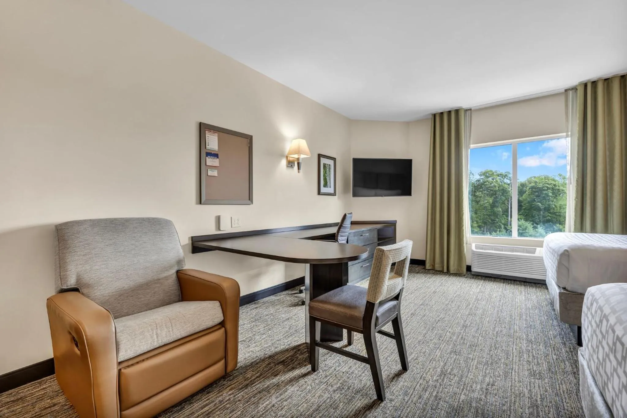 Photo of the whole room, Bed in Candlewood Suites - Dumfries - Quantico by IHG