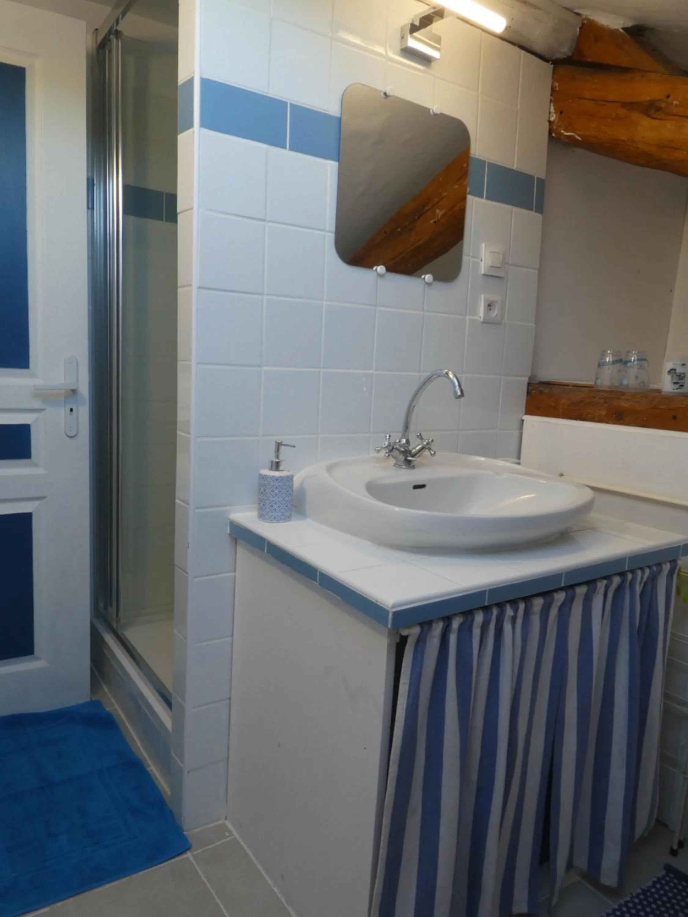 Shower in Les chambres du Ladoux