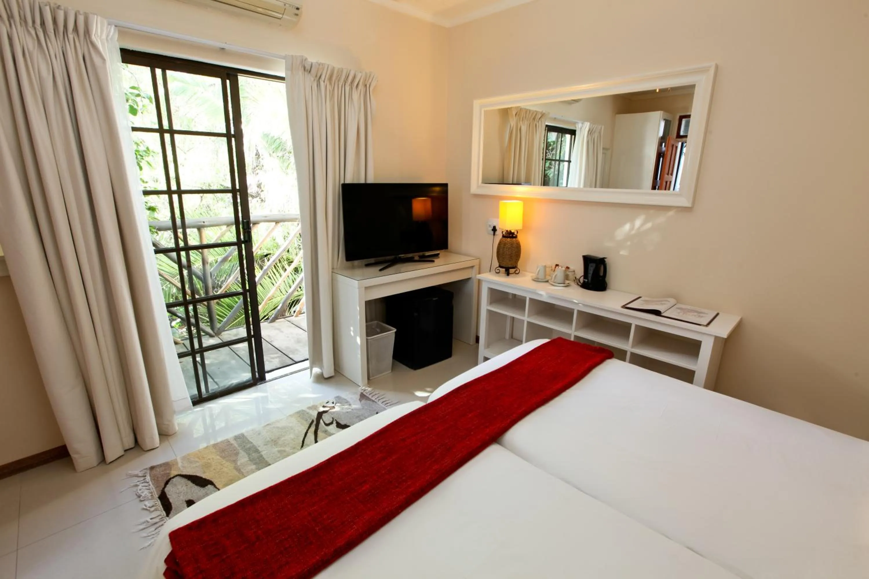 Day, Bed in Roof of Africa Hotel