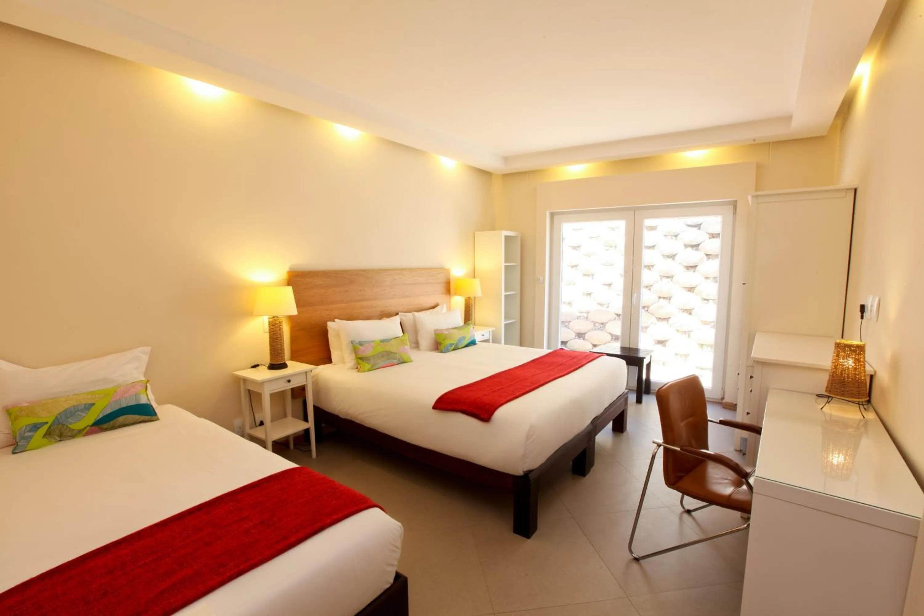 Day, Bed in Roof of Africa Hotel