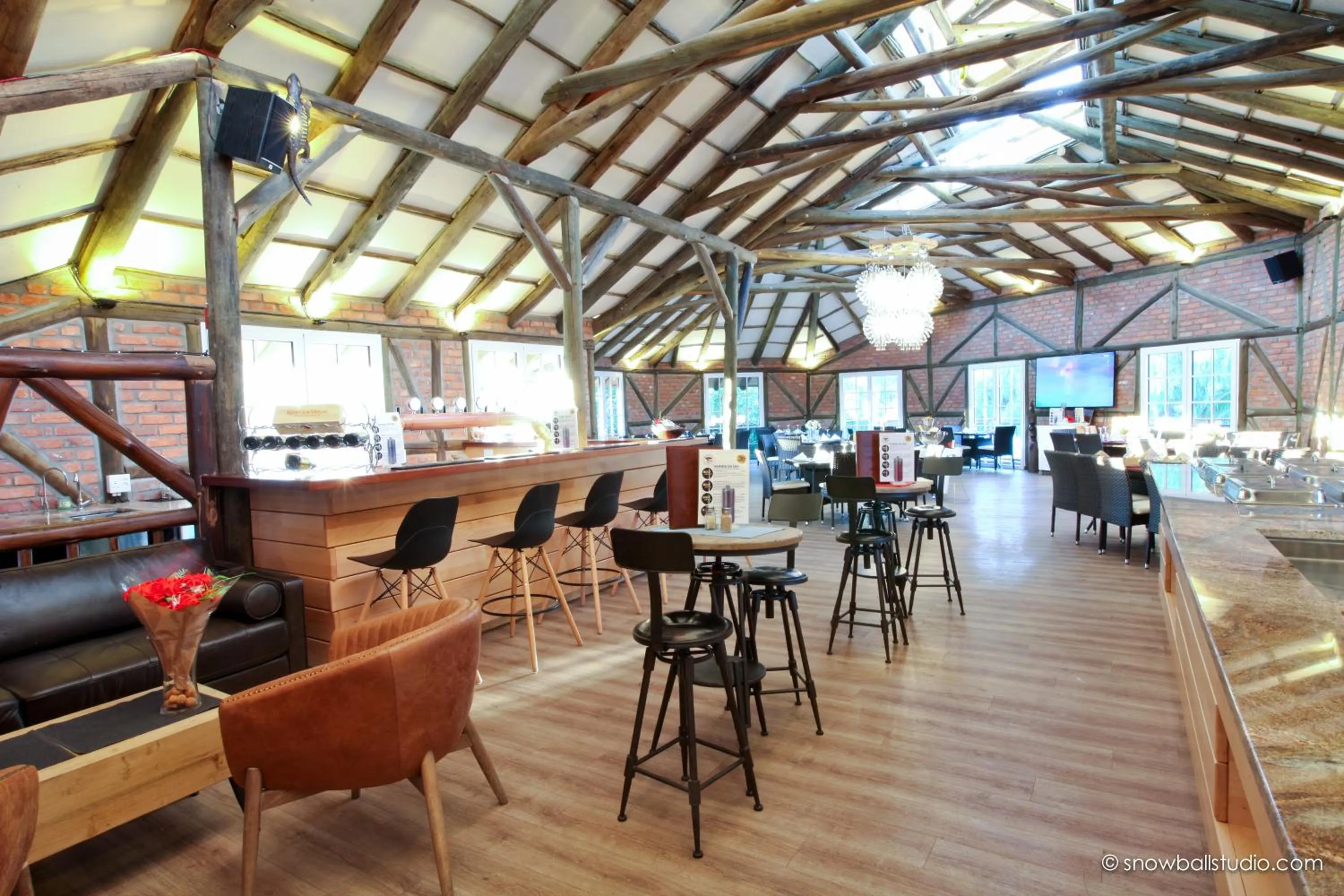 Lounge or bar in Roof of Africa Hotel