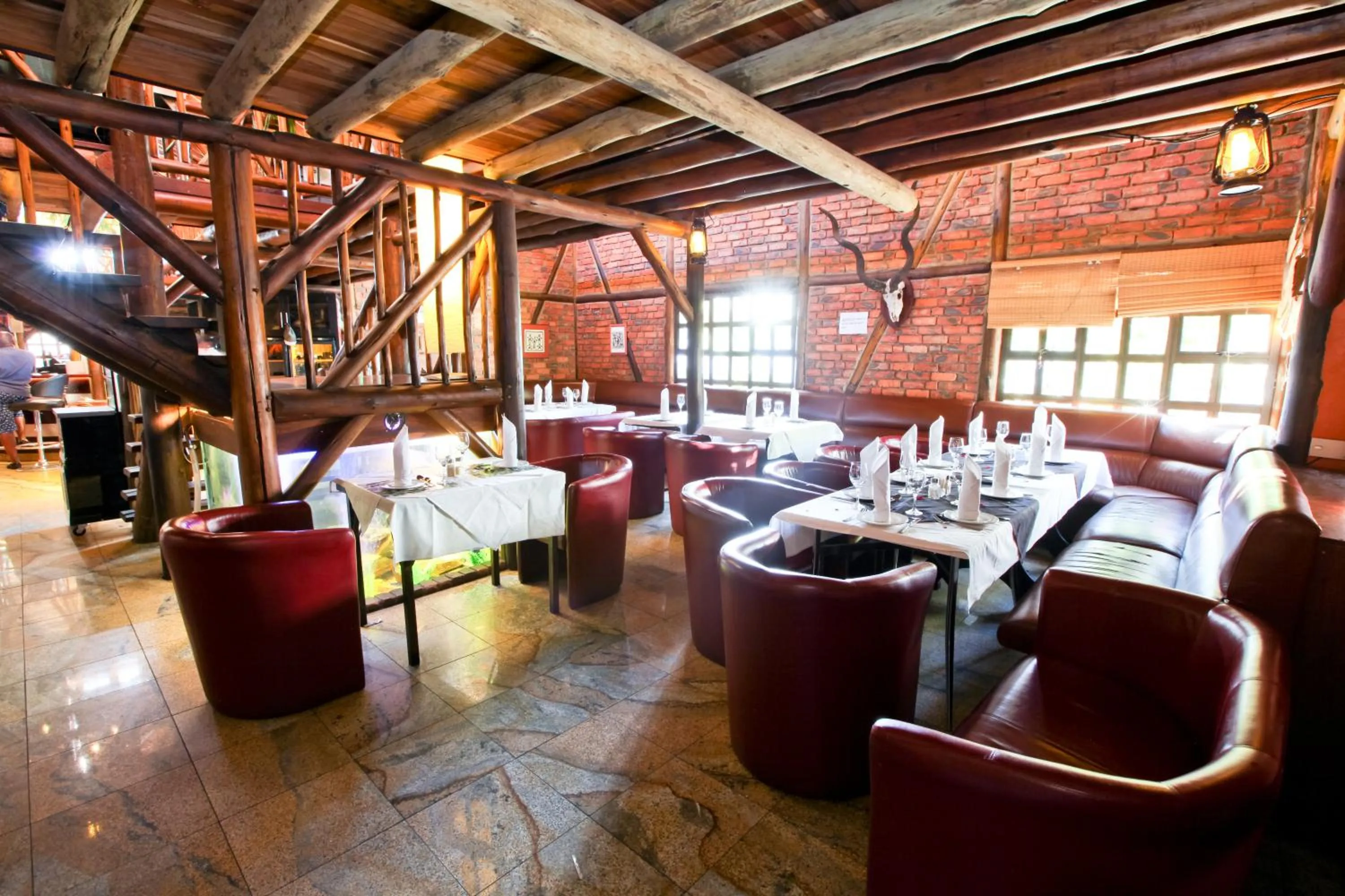 Restaurant/places to eat in Roof of Africa Hotel