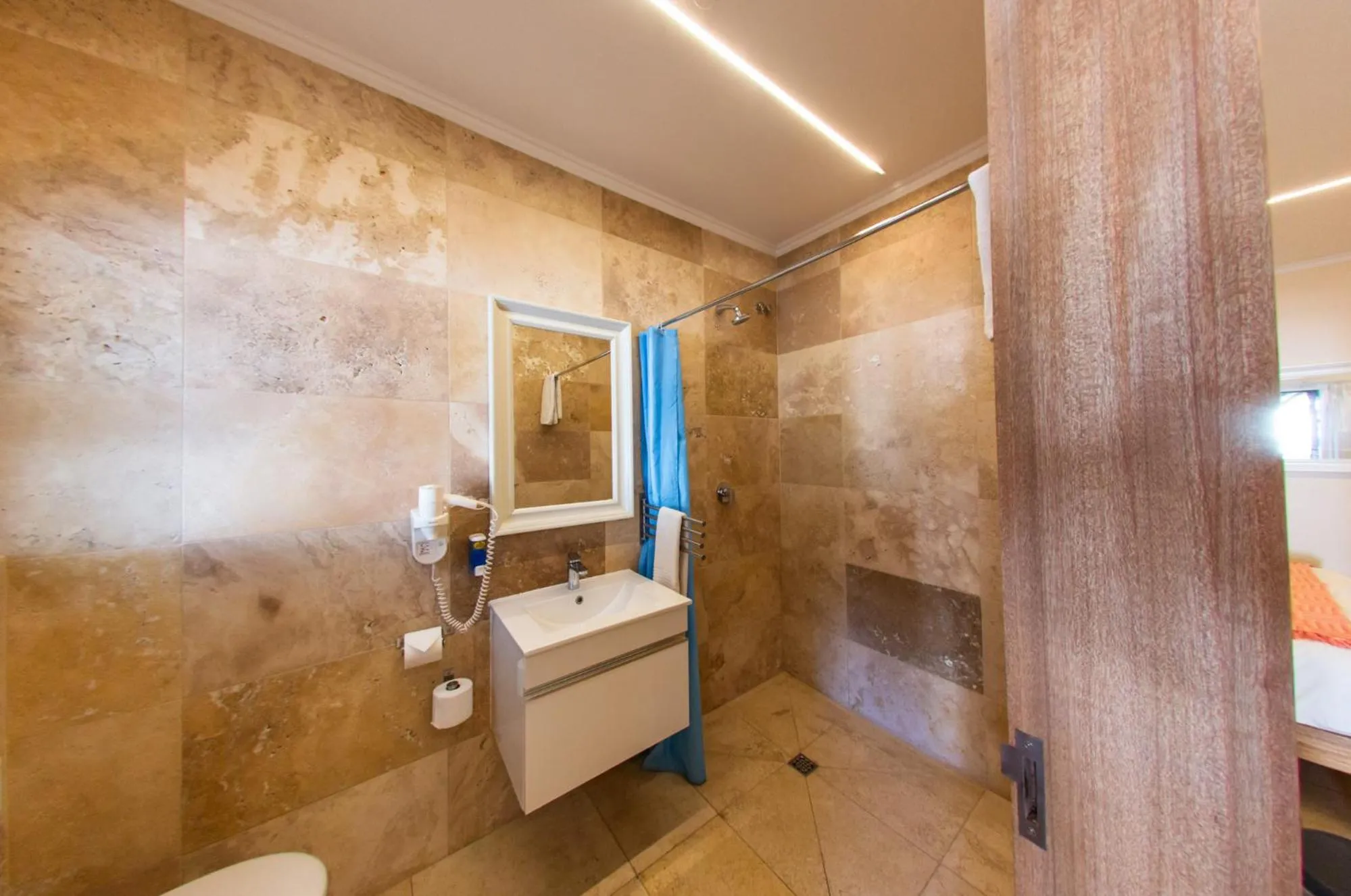 Bathroom in Roof of Africa Hotel