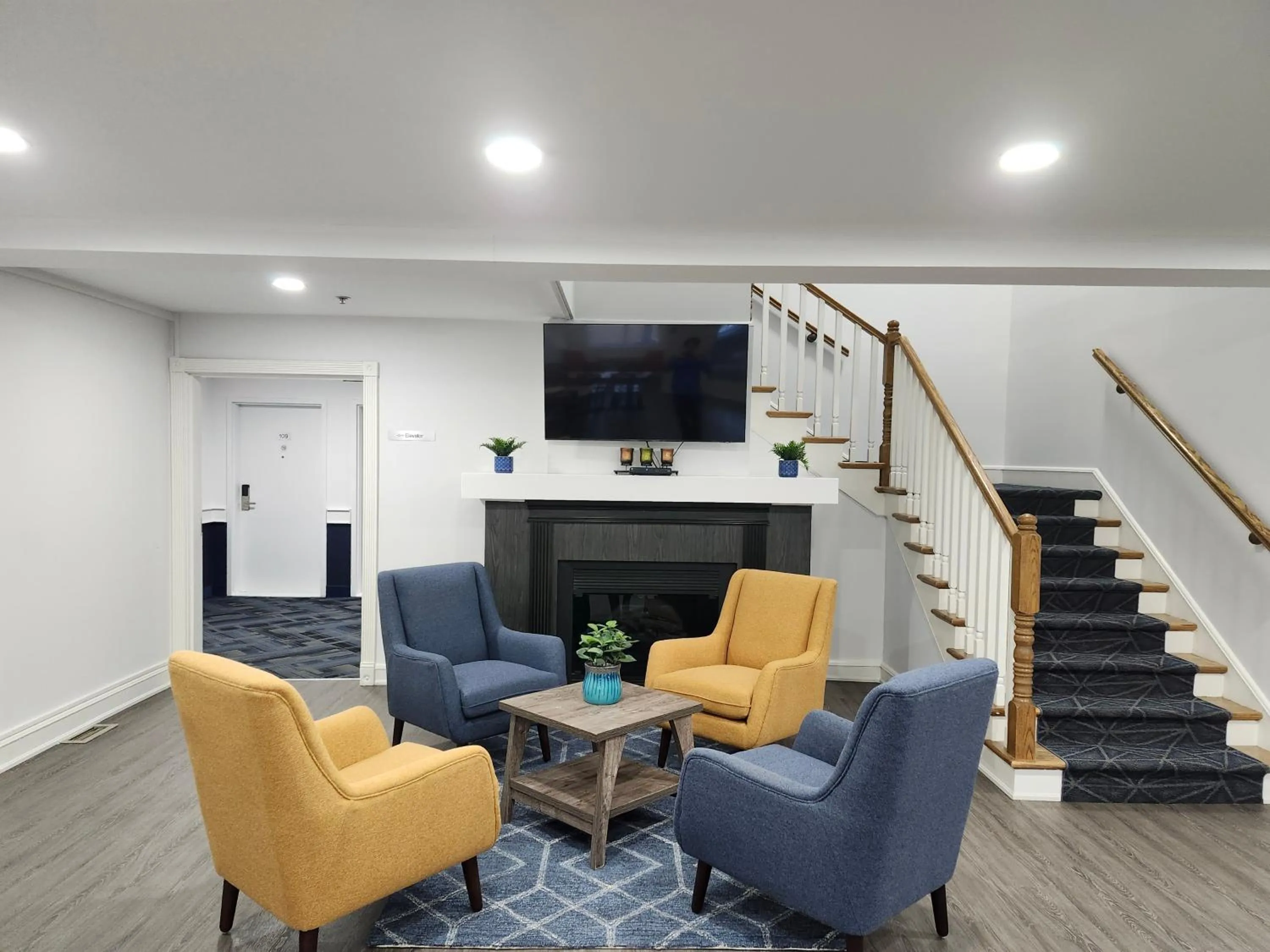 Lobby or reception in Travelodge Suites by Wyndham Saint John