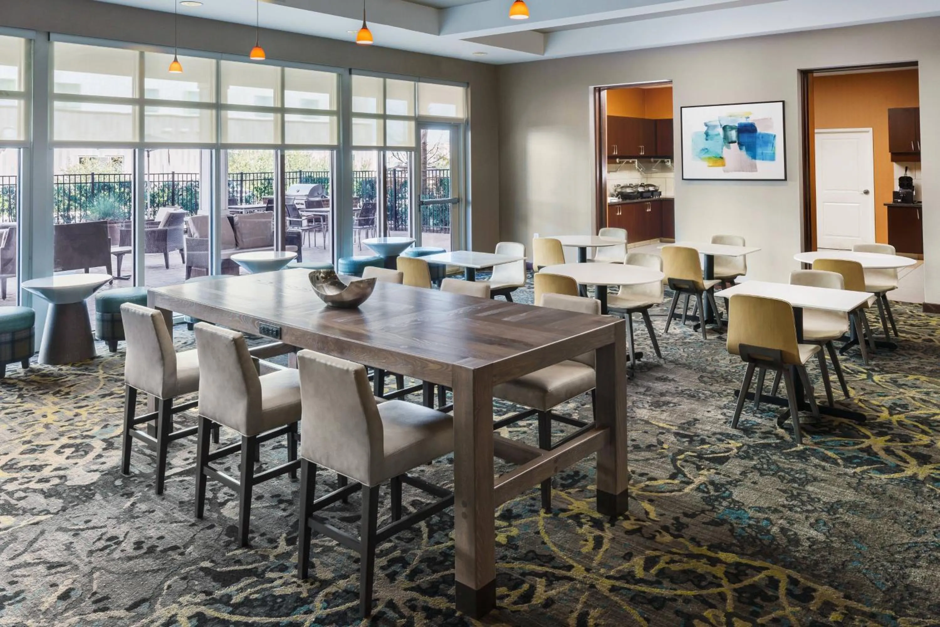 Restaurant/places to eat in Residence Inn by Marriott Charleston North/Ashley Phosphate