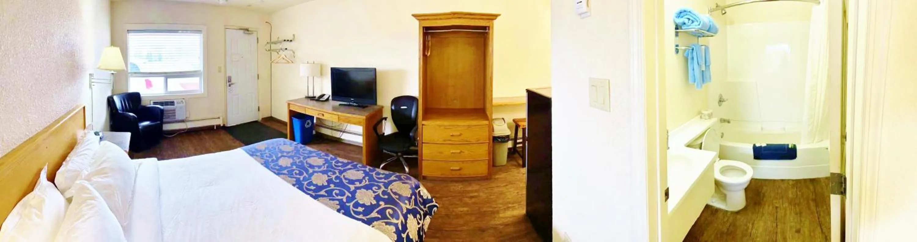 Bed in Grande Mountain Lodge