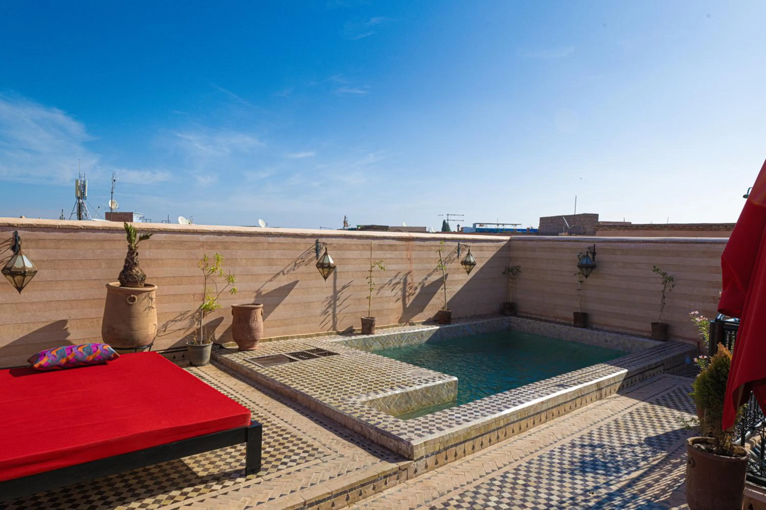 Swimming pool in Maison Do