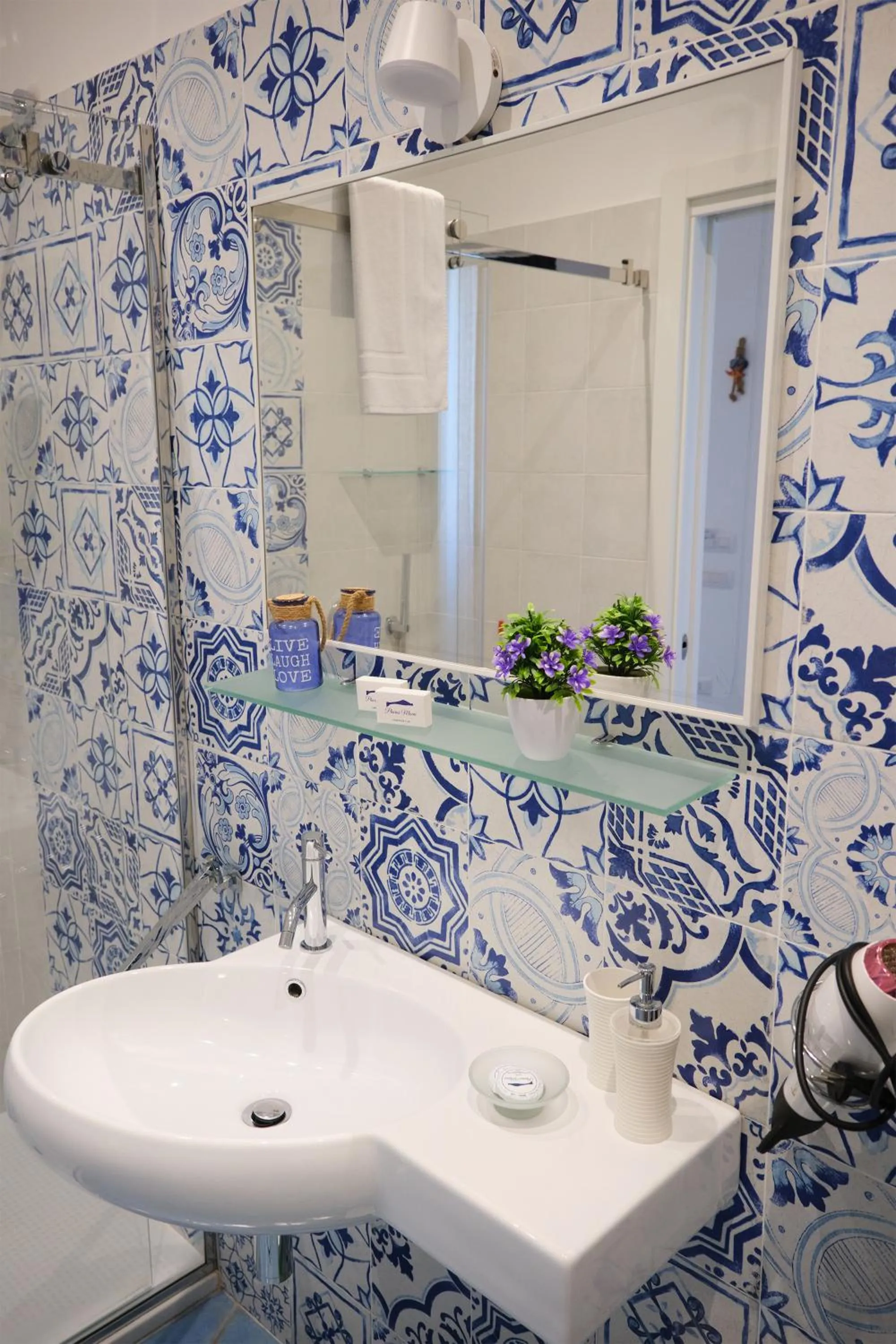 Shower in Pharus Miseni Suites and rooms