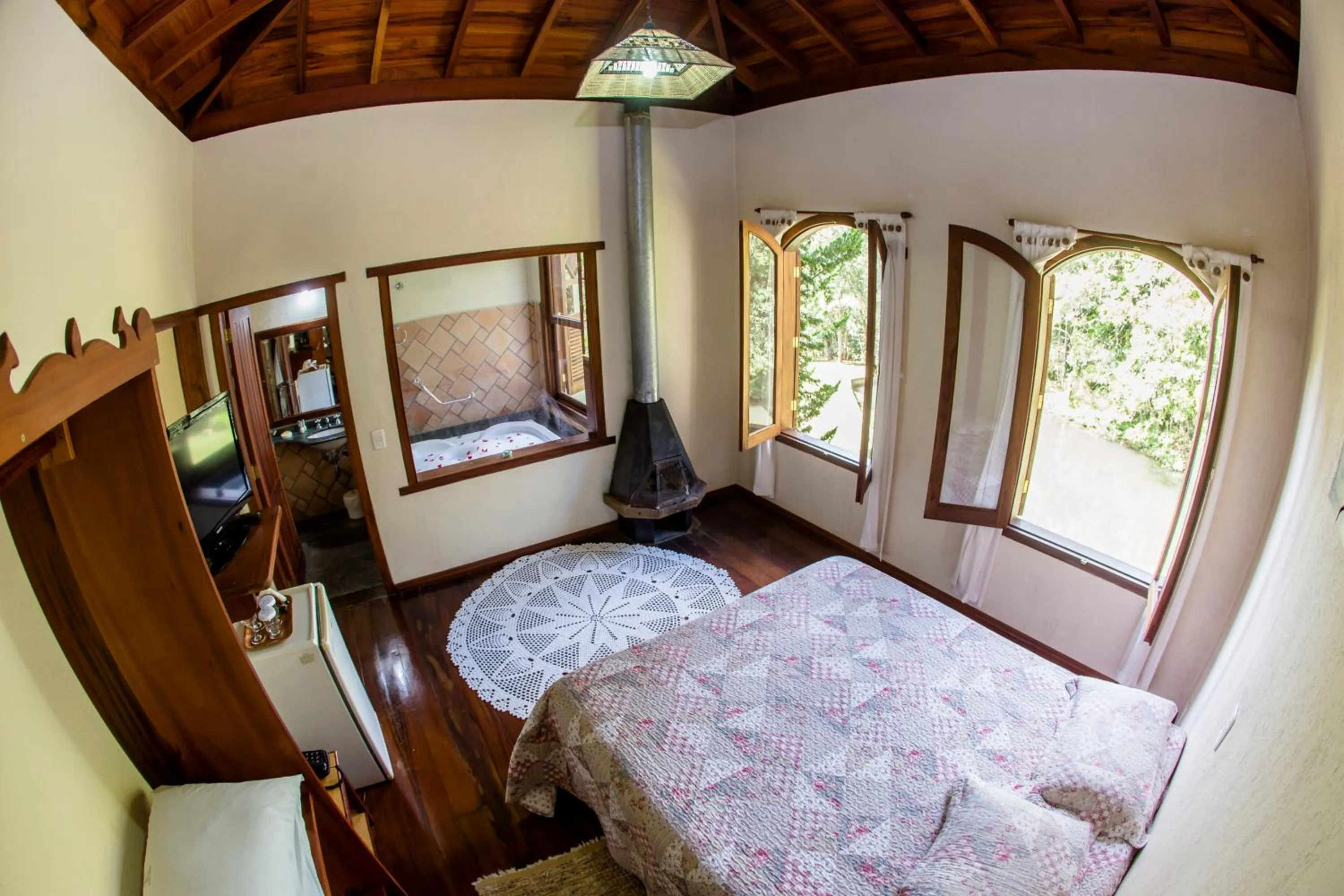 Photo of the whole room, Bed in Pousada Vida Verde