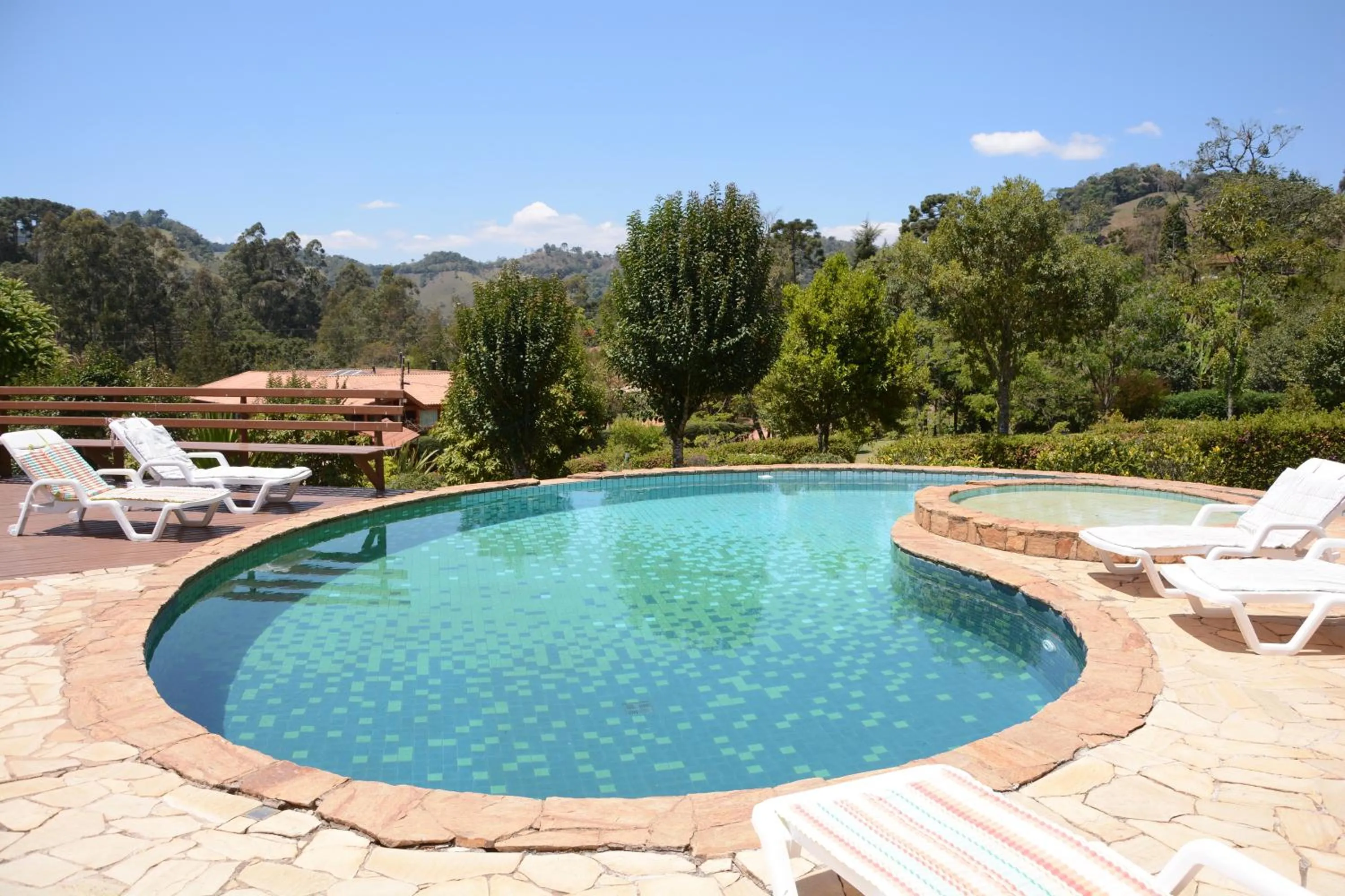 Swimming pool in Pousada Vida Verde