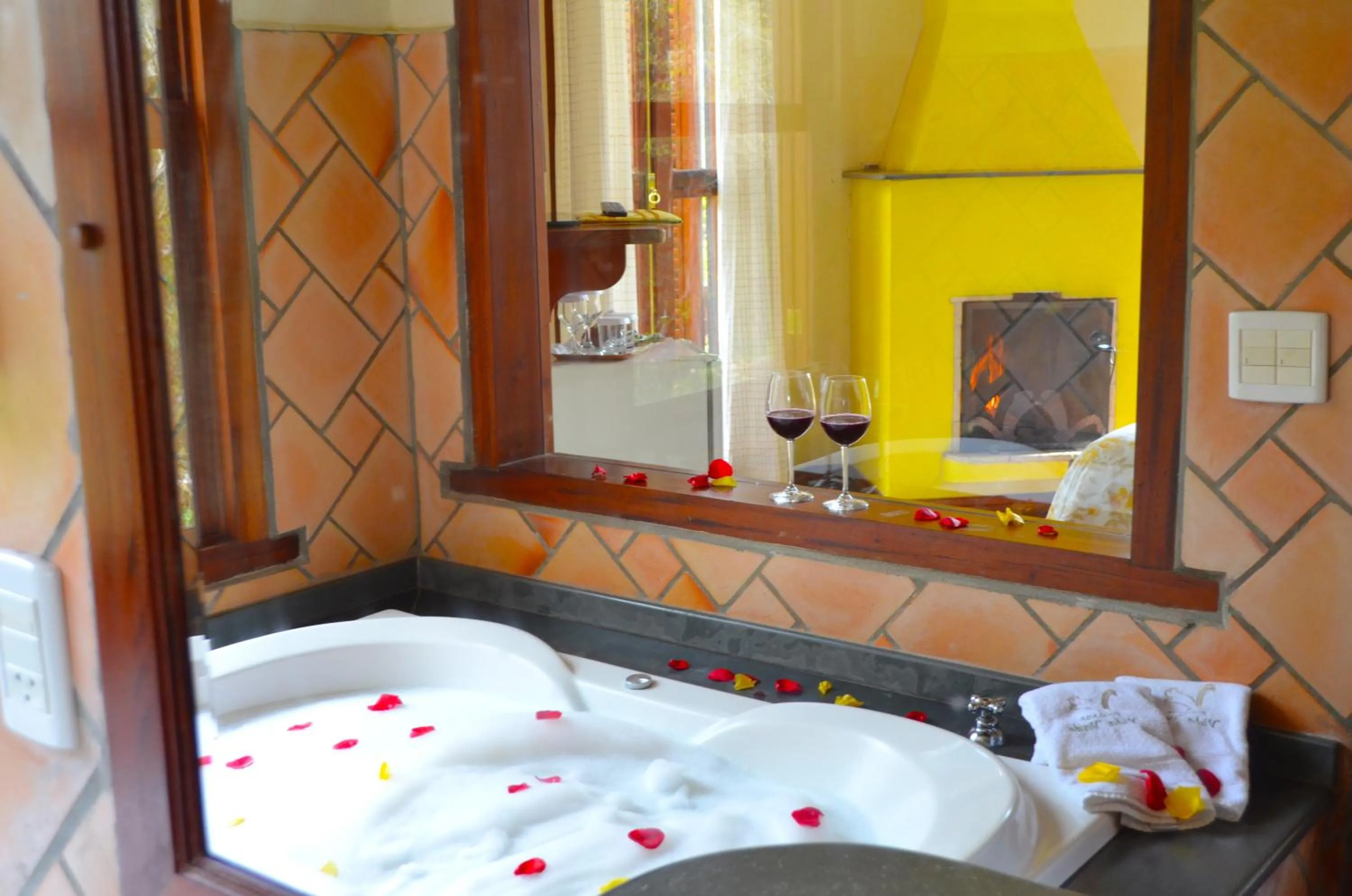 Hot Tub, Bed in Pousada Vida Verde