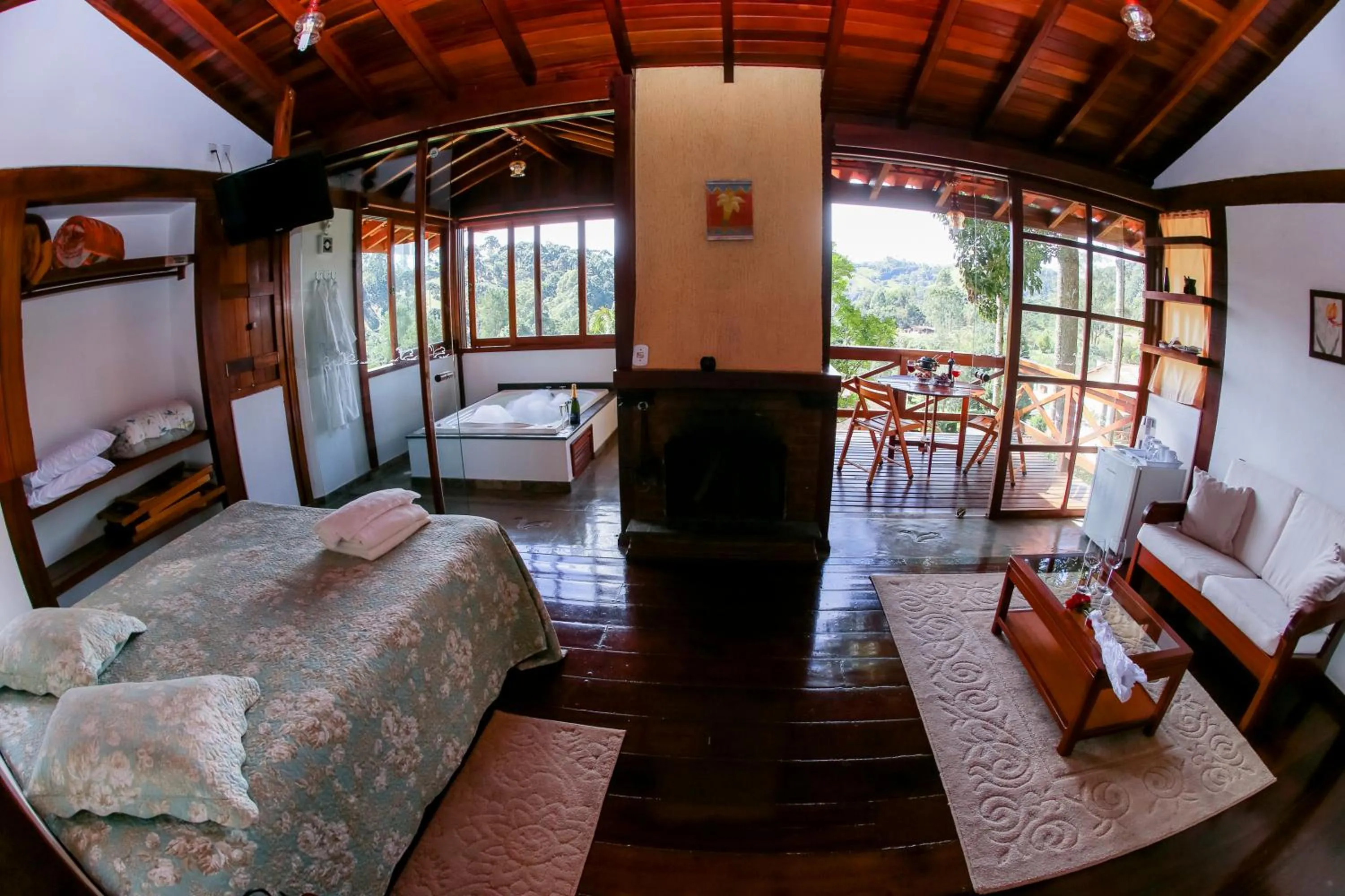 Patio, Bed in Pousada Vida Verde