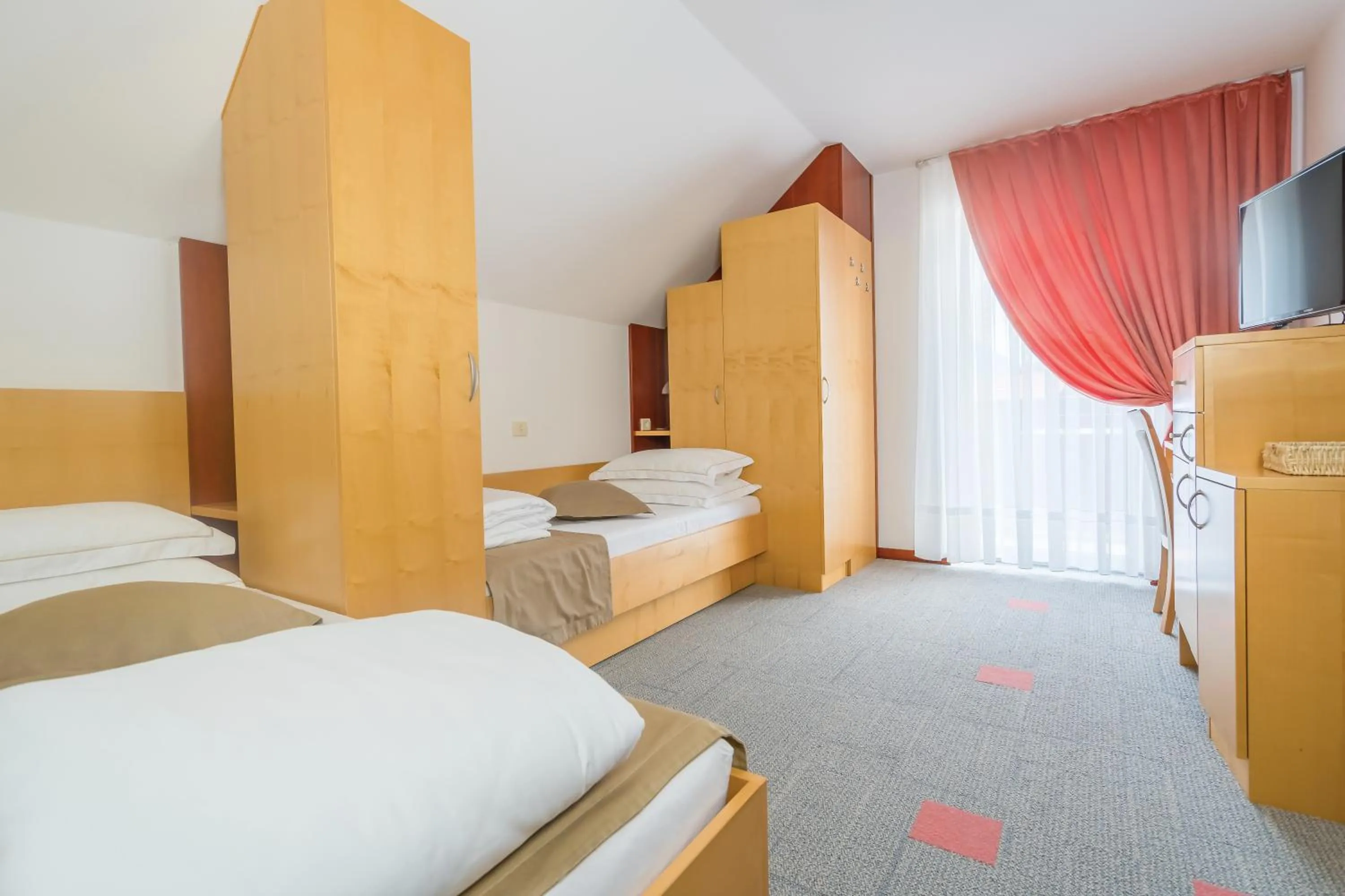 Twin Room with Balcony in Villa Nena