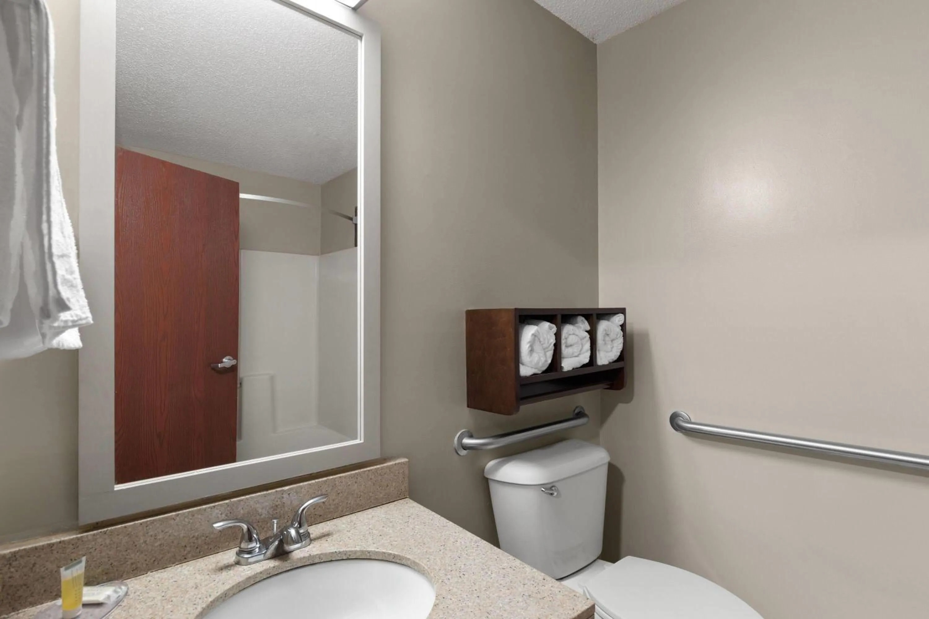 Bathroom in Super 8 by Wyndham Shepherdsville - Louisville South I65