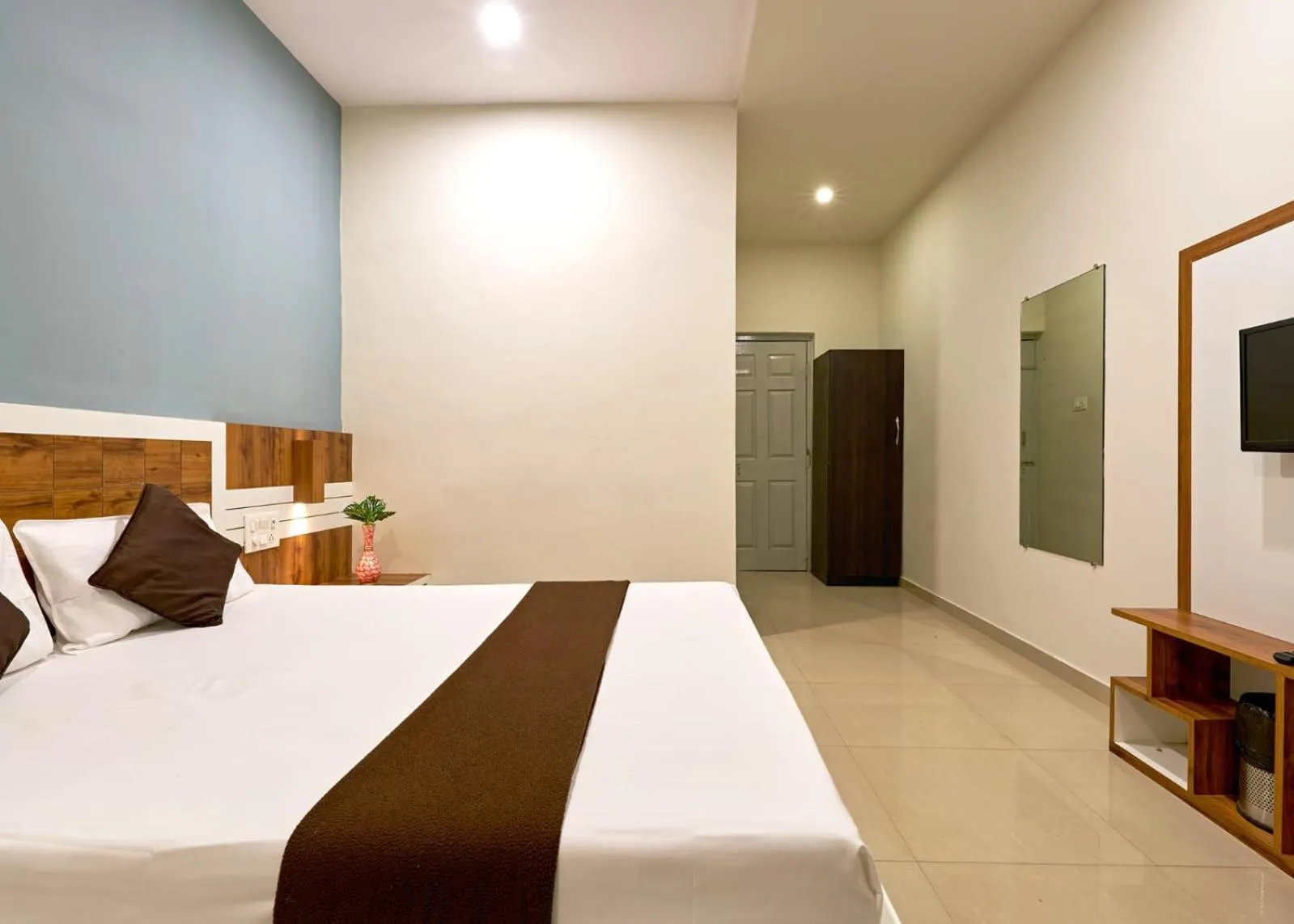 Bed in Serenity Resort Panhala