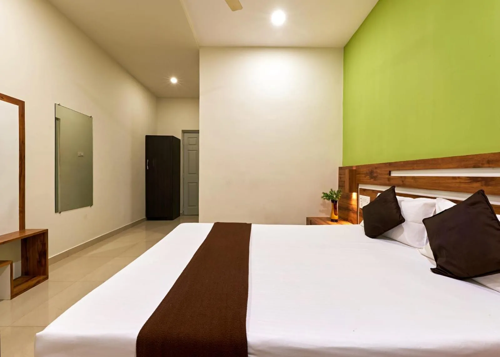 Bed in Serenity Resort Panhala