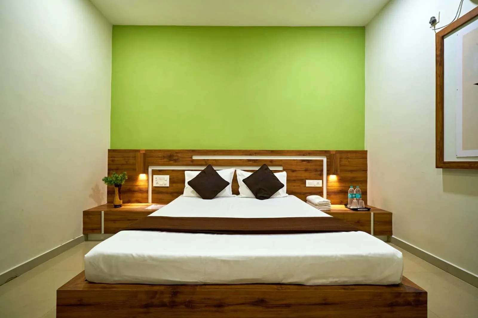Bed in Serenity Resort Panhala