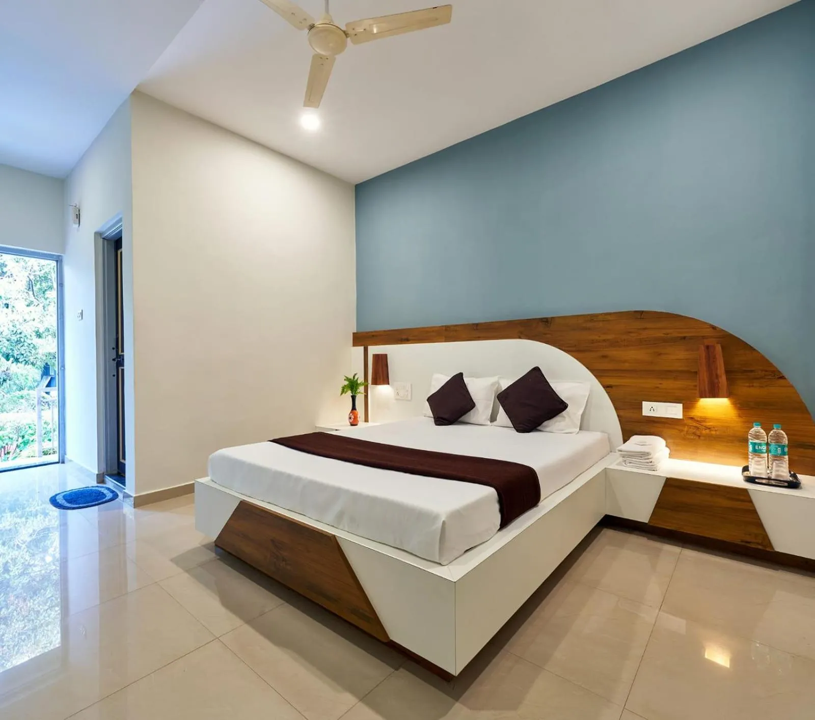 Bed in Serenity Resort Panhala